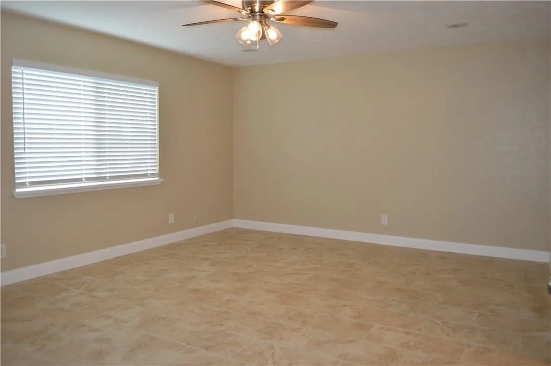 Single Family Residence For Rent in Denton County , 5125 Shannon Drive, The Colony, Texas 75056, 3 Bedroom, 2 Bathroom, 2 Garage spaces, 1,791 Sqft, built in 1977, mls#21396808, Real Estate Agent in The Colony, Homes For Rent in Denton county, Homes For Rent in The Colony, Realtor in The Colony Texas, Real Estate Brokerage Independent Realty Texas, Luminita Cordes Realtor