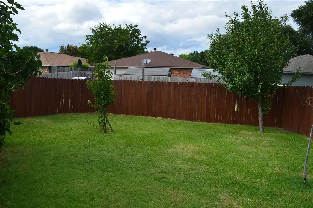 Single Family Residence For Rent in Denton County , 5125 Shannon Drive, The Colony, Texas 75056, 3 Bedroom, 2 Bathroom, 2 Garage spaces, 1,791 Sqft, built in 1977, mls#21396808, Real Estate Agent in The Colony, Homes For Rent in Denton county, Homes For Rent in The Colony, Realtor in The Colony Texas, Real Estate Brokerage Independent Realty Texas, Luminita Cordes Realtor