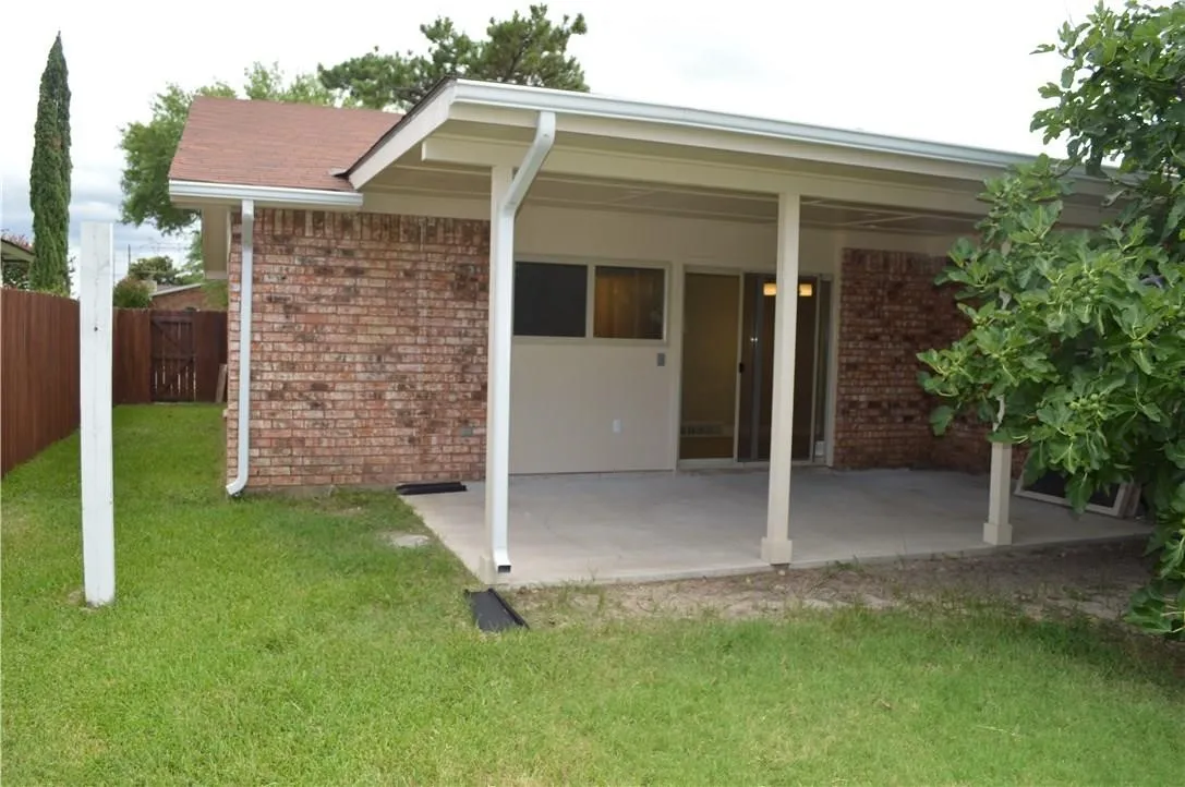 Single Family Residence For Rent in Denton County , 5125 Shannon Drive, The Colony, Texas 75056, 3 Bedroom, 2 Bathroom, 2 Garage spaces, 1,791 Sqft, built in 1977, mls#21396808, Real Estate Agent in The Colony, Homes For Rent in Denton county, Homes For Rent in The Colony, Realtor in The Colony Texas, Real Estate Brokerage Independent Realty Texas, Luminita Cordes Realtor