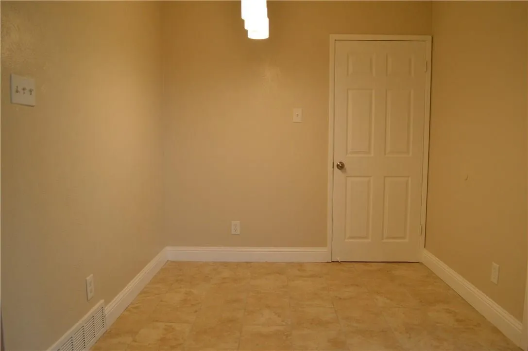 Single Family Residence For Rent in Denton County , 5125 Shannon Drive, The Colony, Texas 75056, 3 Bedroom, 2 Bathroom, 2 Garage spaces, 1,791 Sqft, built in 1977, mls#21396808, Real Estate Agent in The Colony, Homes For Rent in Denton county, Homes For Rent in The Colony, Realtor in The Colony Texas, Real Estate Brokerage Independent Realty Texas, Luminita Cordes Realtor