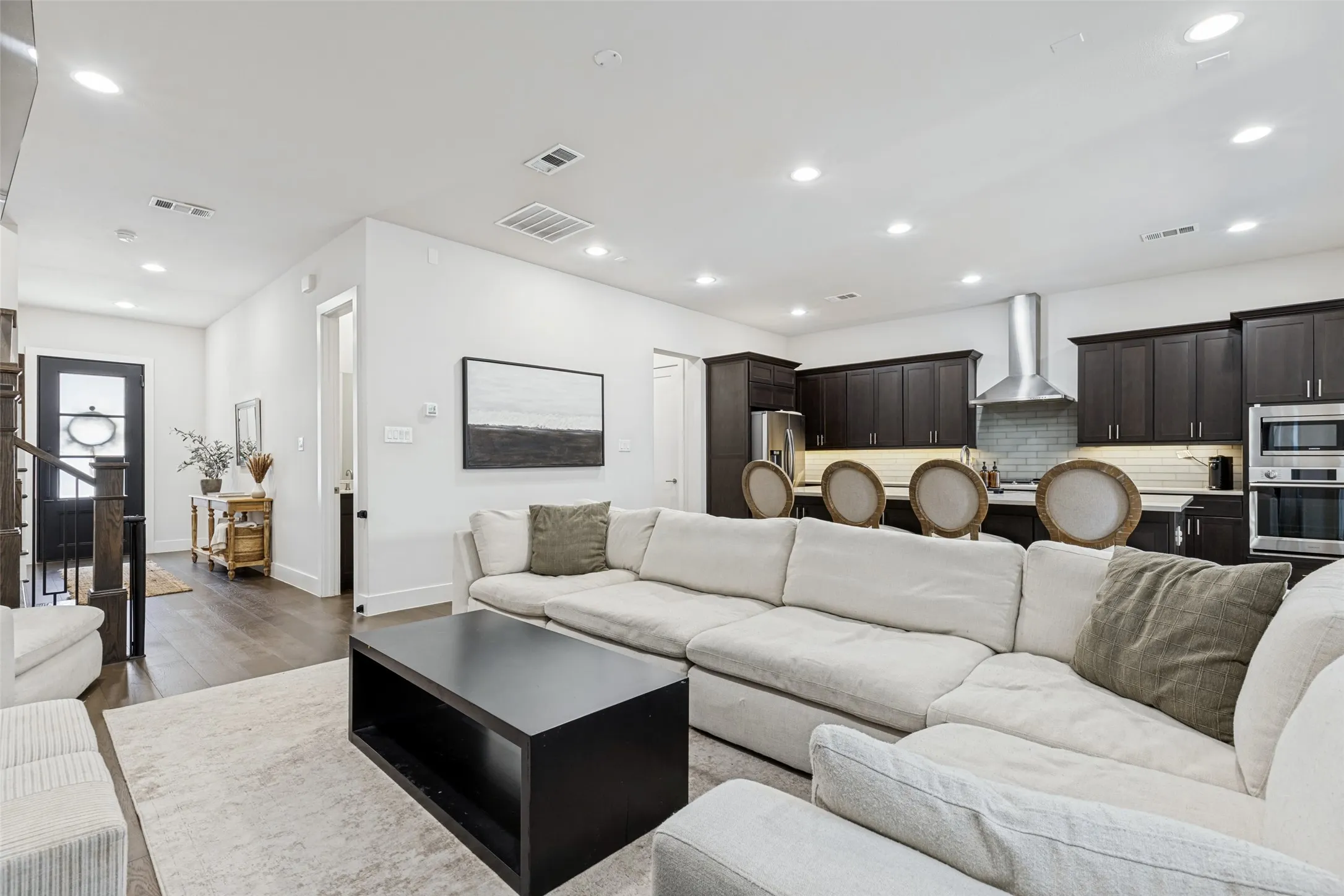 Single Family Residence For Sale in Dallas County , 4146 Maison Ridge, Dallas, Texas 75219, 3 Bedroom, 4 Bathroom, 2 Garage spaces, 2,722 Sqft, built in 2020, mls#21383893, Real Estate Agent in Dallas, Homes For Sale in Dallas county, Homes For Sale in Dallas, Realtor in Dallas Texas, Real Estate Brokerage Independent Realty Texas, Luminita Cordes Realtor