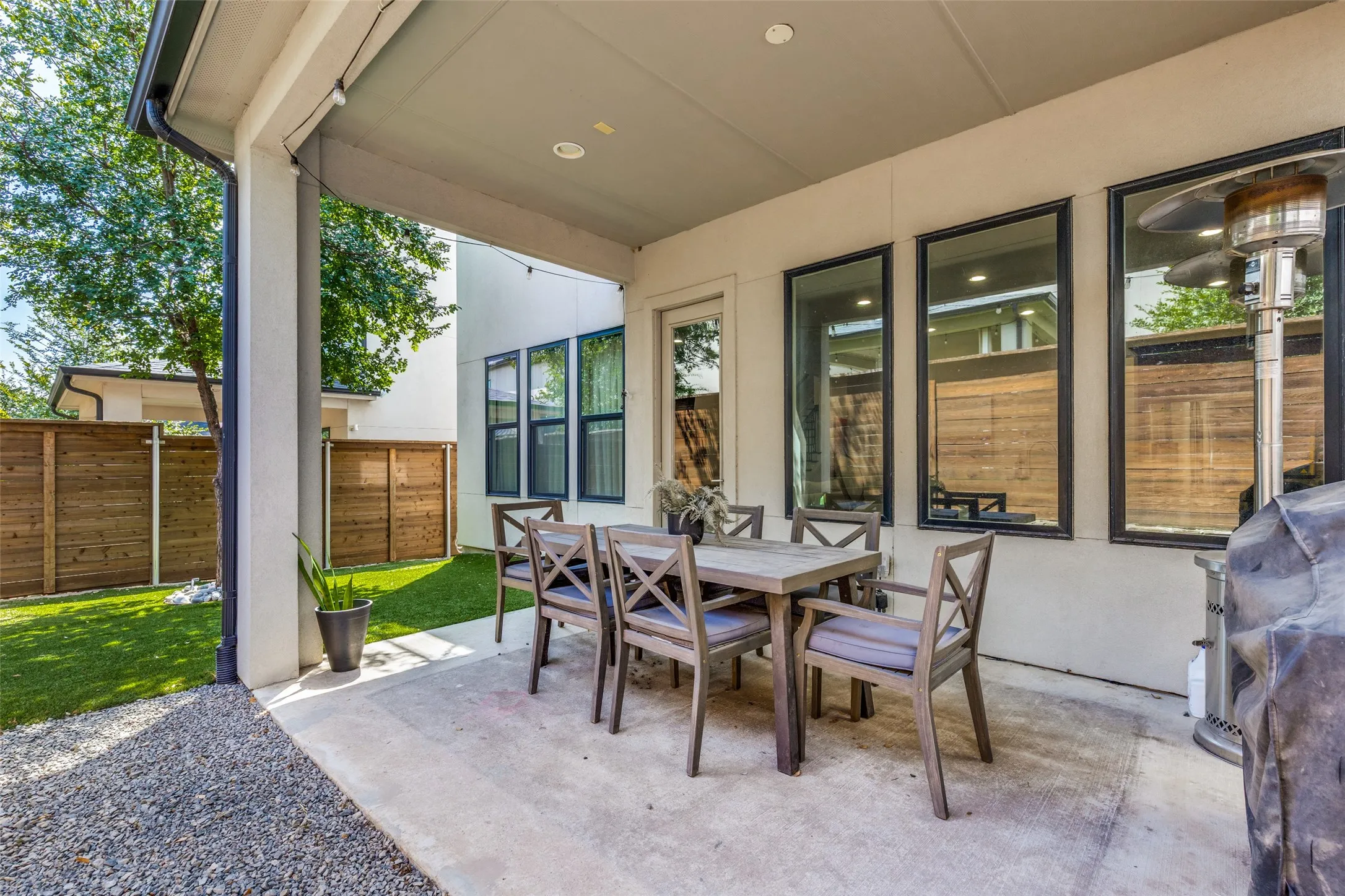 Single Family Residence For Rent in Dallas County , 4146 Maison Ridge, Dallas, Texas 75219, 3 Bedroom, 4 Bathroom, 2 Garage spaces, 2,722 Sqft, built in 2020, mls#21396813, Real Estate Agent in Dallas, Homes For Rent in Dallas county, Homes For Rent in Dallas, Realtor in Dallas Texas, Real Estate Brokerage Independent Realty Texas, Luminita Cordes Realtor