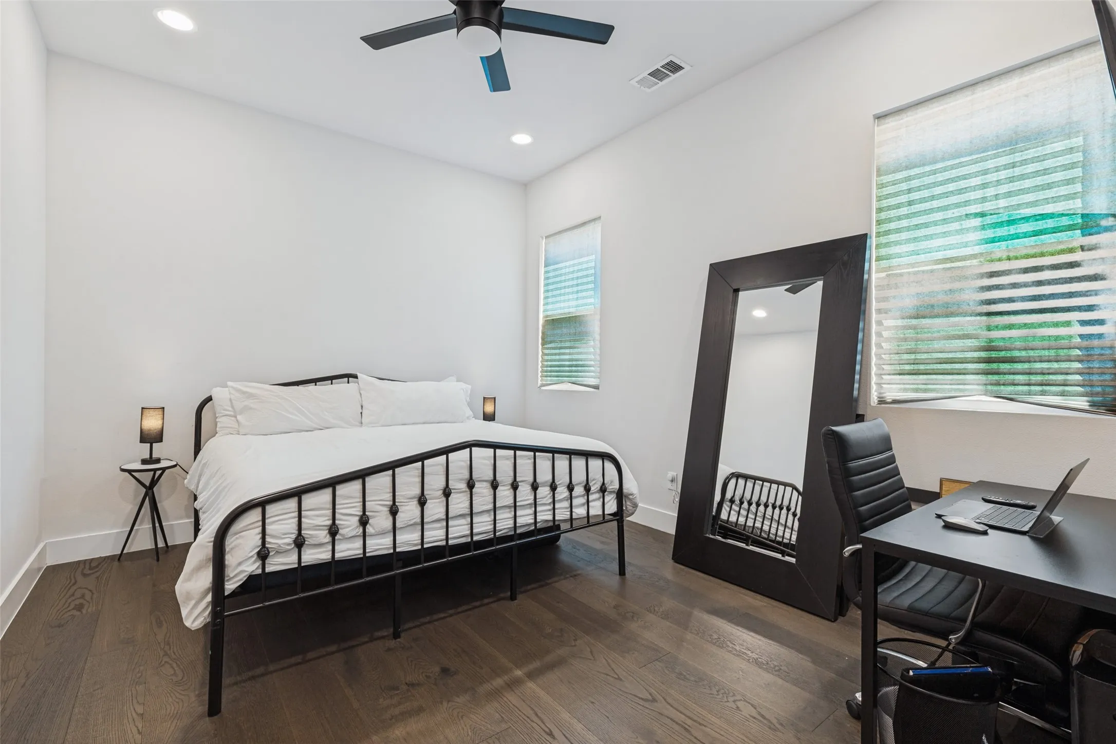 Single Family Residence For Rent in Dallas County , 4146 Maison Ridge, Dallas, Texas 75219, 3 Bedroom, 4 Bathroom, 2 Garage spaces, 2,722 Sqft, built in 2020, mls#21396813, Real Estate Agent in Dallas, Homes For Rent in Dallas county, Homes For Rent in Dallas, Realtor in Dallas Texas, Real Estate Brokerage Independent Realty Texas, Luminita Cordes Realtor