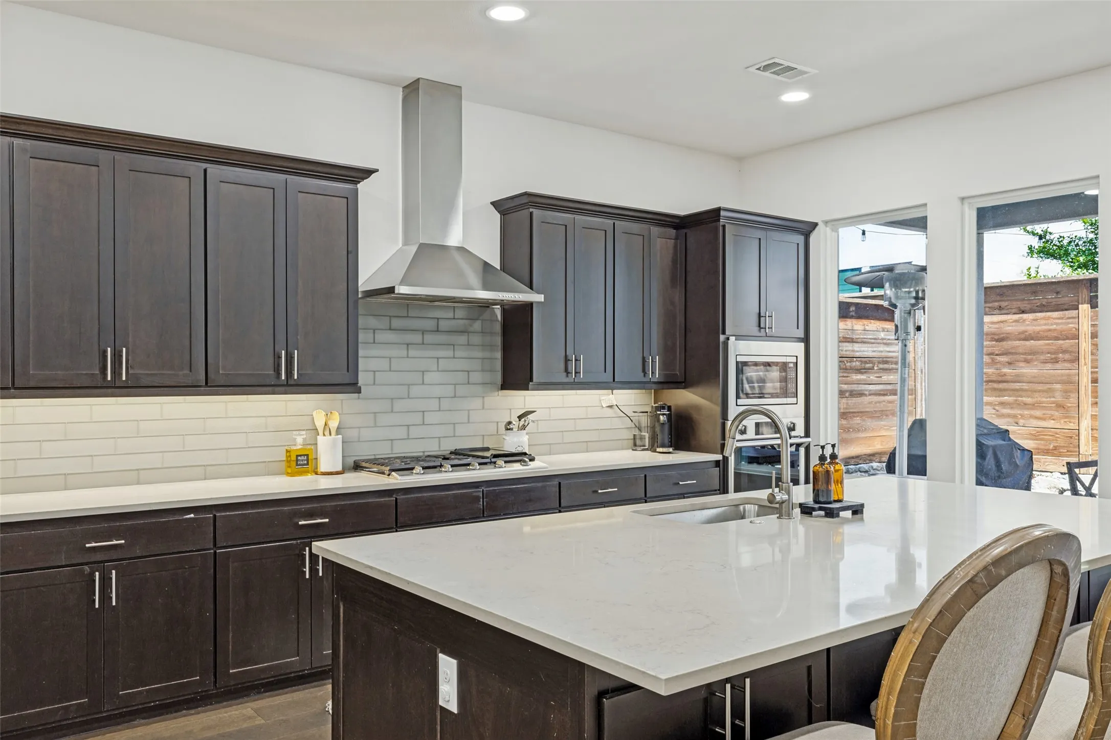 Single Family Residence For Rent in Dallas County , 4146 Maison Ridge, Dallas, Texas 75219, 3 Bedroom, 4 Bathroom, 2 Garage spaces, 2,722 Sqft, built in 2020, mls#21396813, Real Estate Agent in Dallas, Homes For Rent in Dallas county, Homes For Rent in Dallas, Realtor in Dallas Texas, Real Estate Brokerage Independent Realty Texas, Luminita Cordes Realtor