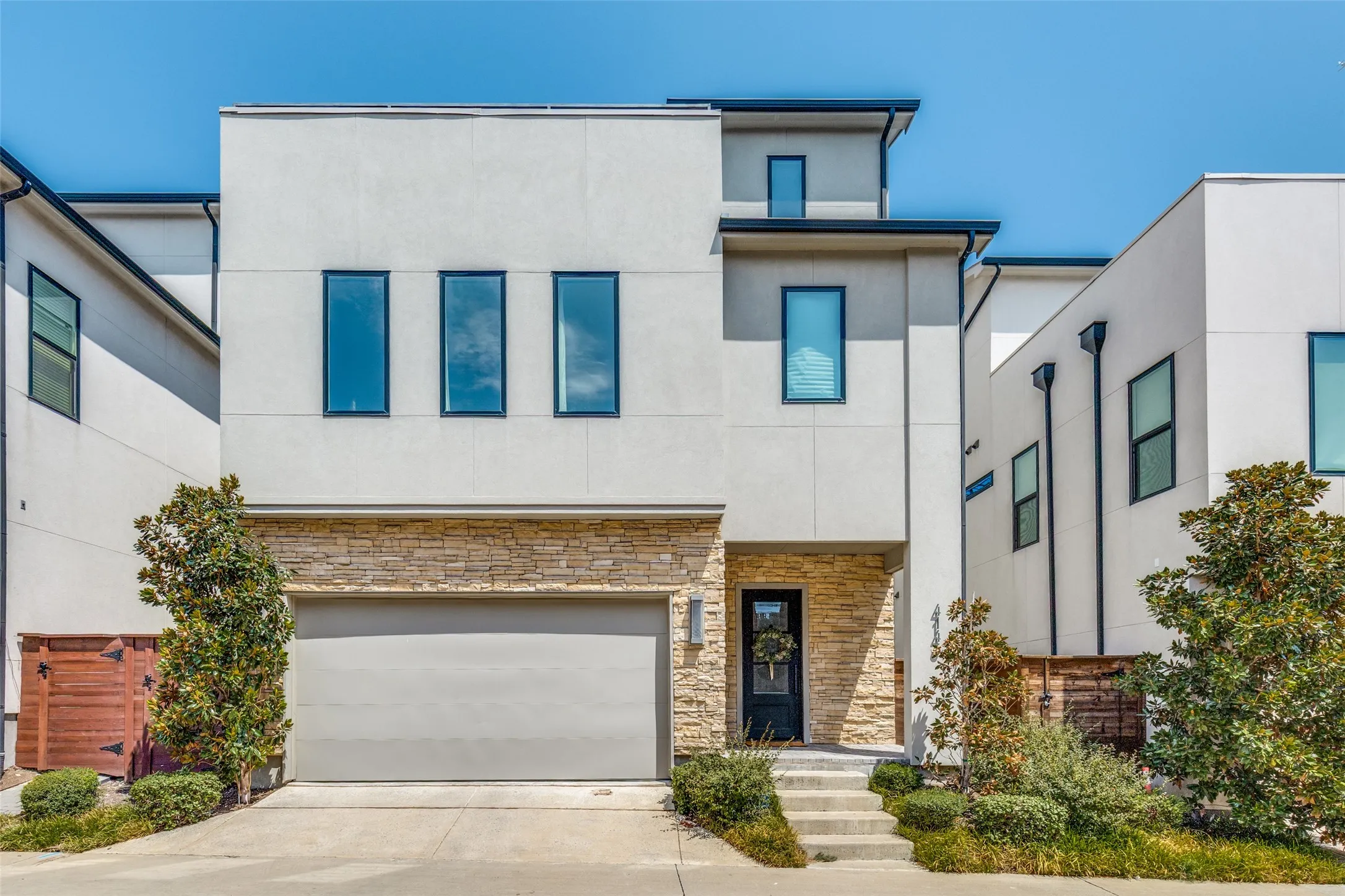 Single Family Residence For Rent in Dallas County , 4146 Maison Ridge, Dallas, Texas 75219, 3 Bedroom, 4 Bathroom, 2 Garage spaces, 2,722 Sqft, built in 2020, mls#21396813, Real Estate Agent in Dallas, Homes For Rent in Dallas county, Homes For Rent in Dallas, Realtor in Dallas Texas, Real Estate Brokerage Independent Realty Texas, Luminita Cordes Realtor