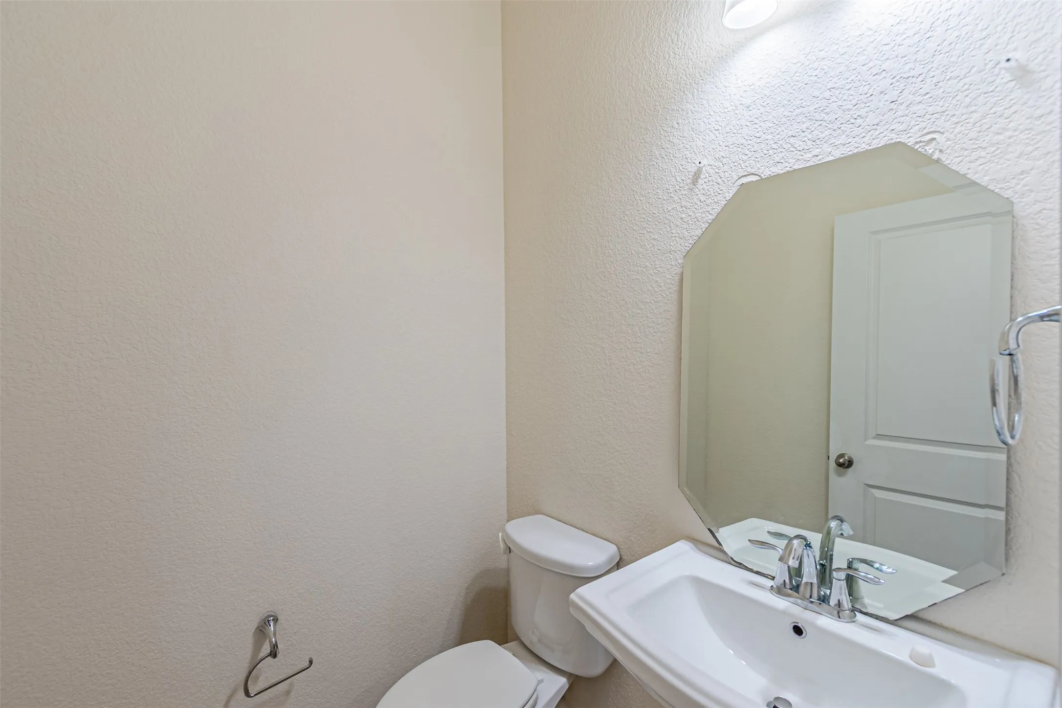 Single Family Residence For Rent in Dallas County , 6769 E Prospect Way, Irving, Texas 75063, 4 Bedroom, 4 Bathroom, 2 Garage spaces, 3,054 Sqft, built in 2017, mls#21395410, Real Estate Agent in Irving, Homes For Rent in Dallas county, Homes For Rent in Irving, Realtor in Irving Texas, Real Estate Brokerage Independent Realty Texas, Luminita Cordes Realtor