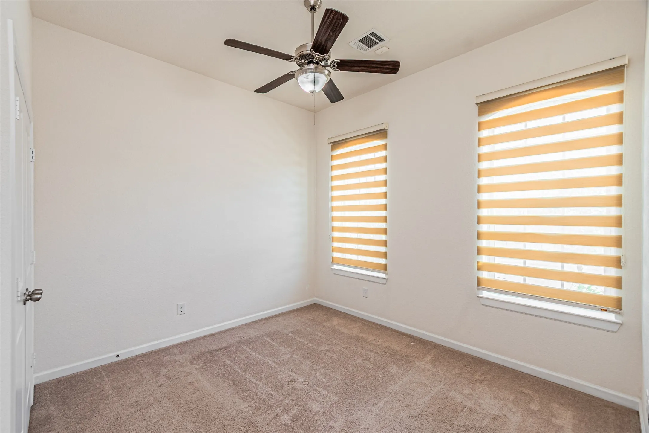 Single Family Residence For Rent in Dallas County , 6769 E Prospect Way, Irving, Texas 75063, 4 Bedroom, 4 Bathroom, 2 Garage spaces, 3,054 Sqft, built in 2017, mls#21395410, Real Estate Agent in Irving, Homes For Rent in Dallas county, Homes For Rent in Irving, Realtor in Irving Texas, Real Estate Brokerage Independent Realty Texas, Luminita Cordes Realtor