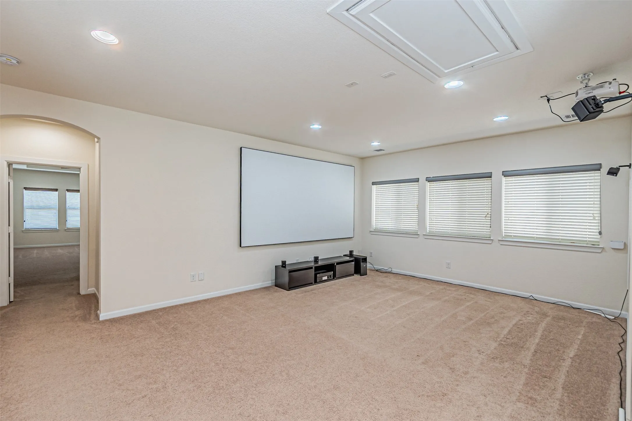 Single Family Residence For Rent in Dallas County , 6769 E Prospect Way, Irving, Texas 75063, 4 Bedroom, 4 Bathroom, 2 Garage spaces, 3,054 Sqft, built in 2017, mls#21395410, Real Estate Agent in Irving, Homes For Rent in Dallas county, Homes For Rent in Irving, Realtor in Irving Texas, Real Estate Brokerage Independent Realty Texas, Luminita Cordes Realtor