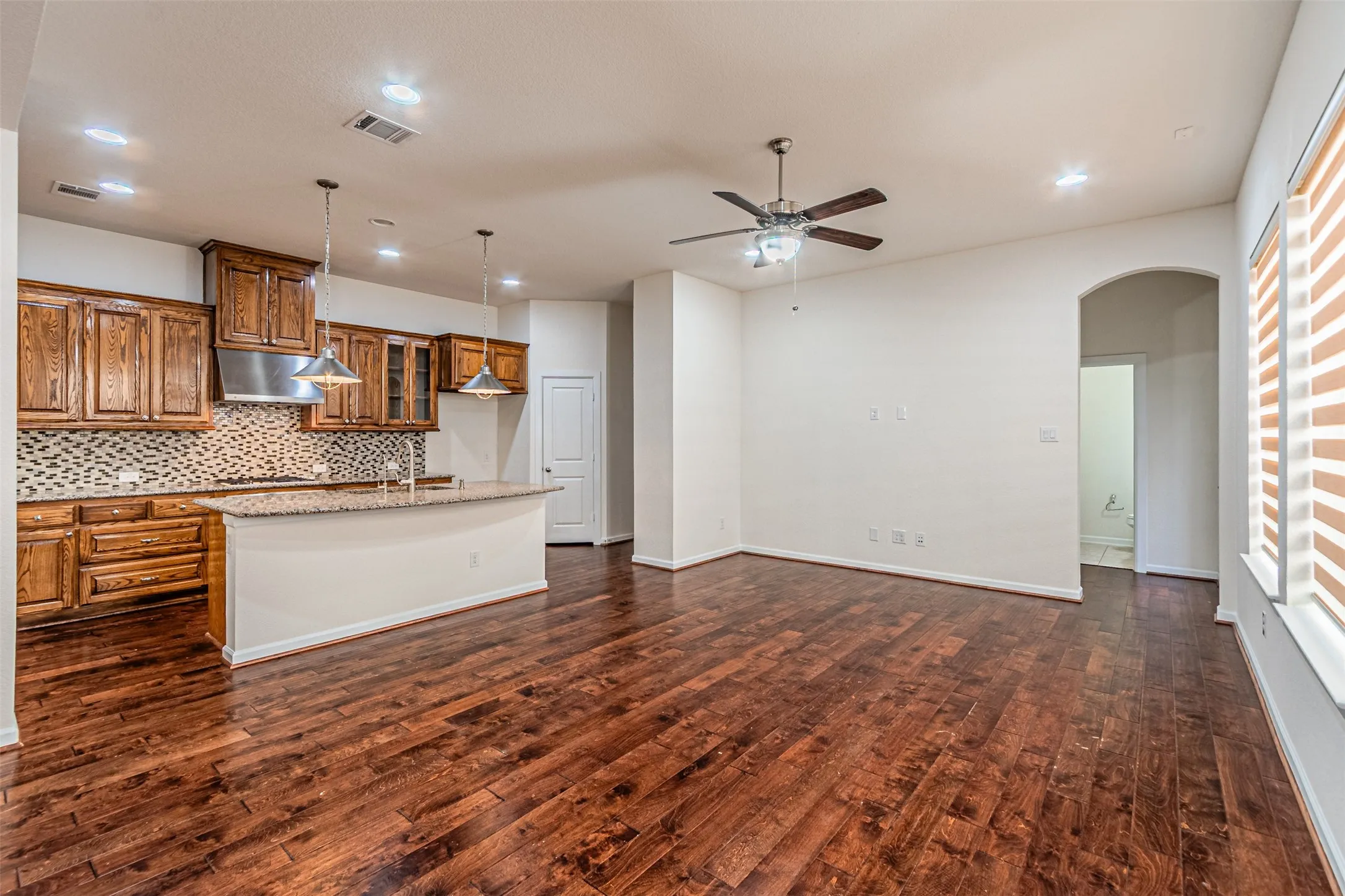Single Family Residence For Rent in Dallas County , 6769 E Prospect Way, Irving, Texas 75063, 4 Bedroom, 4 Bathroom, 2 Garage spaces, 3,054 Sqft, built in 2017, mls#21395410, Real Estate Agent in Irving, Homes For Rent in Dallas county, Homes For Rent in Irving, Realtor in Irving Texas, Real Estate Brokerage Independent Realty Texas, Luminita Cordes Realtor