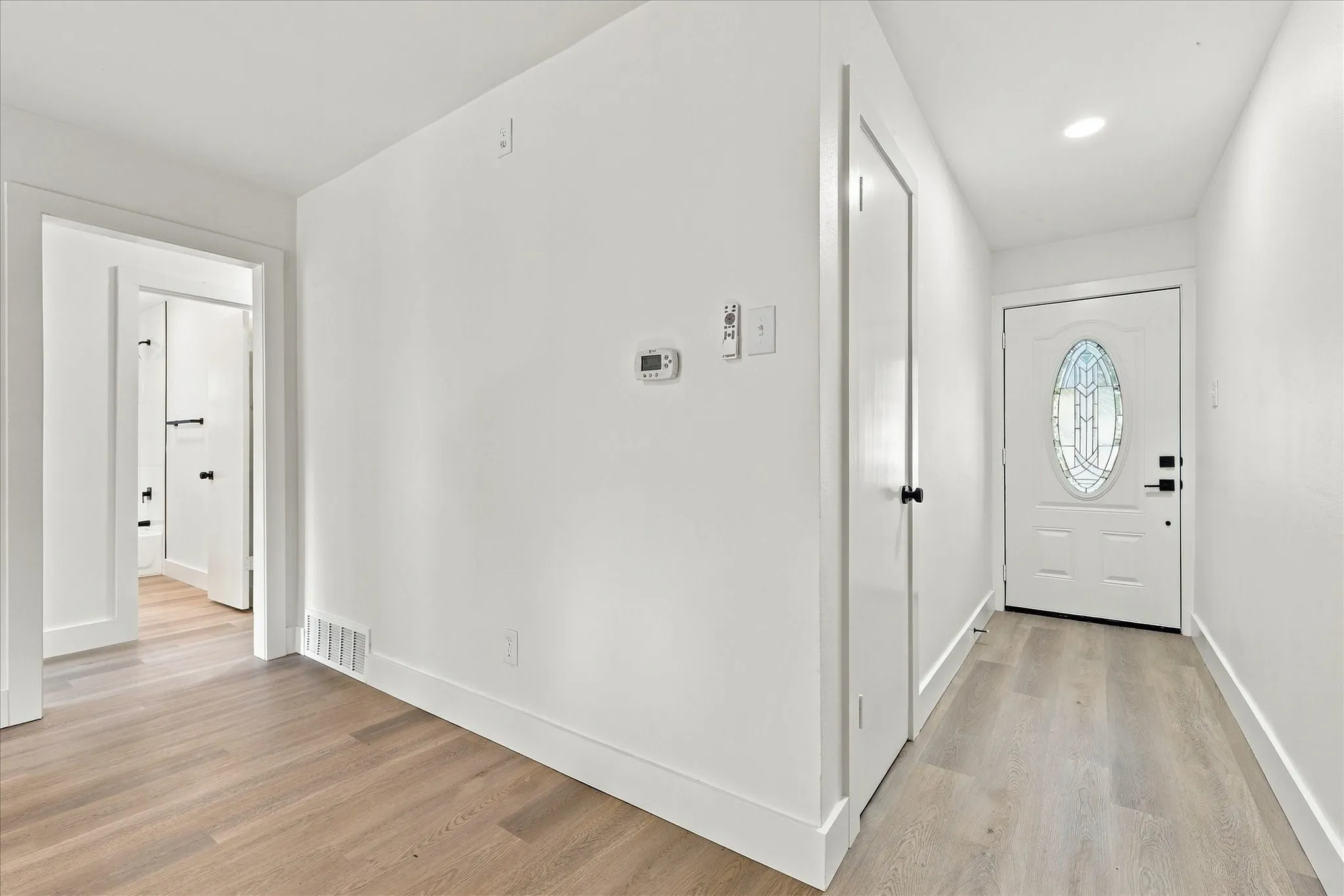 Single Family Residence For Sale in Tarrant County , 904 Dayton Road, Mansfield, Texas 76063, 3 Bedroom, 2 Bathroom, Garage spaces, 1,255 Sqft, built in 1972, mls#21394392, Real Estate Agent in Mansfield, Homes For Sale in Tarrant county, Homes For Sale in Mansfield, Realtor in Mansfield Texas, Real Estate Brokerage Independent Realty Texas, Luminita Cordes Realtor