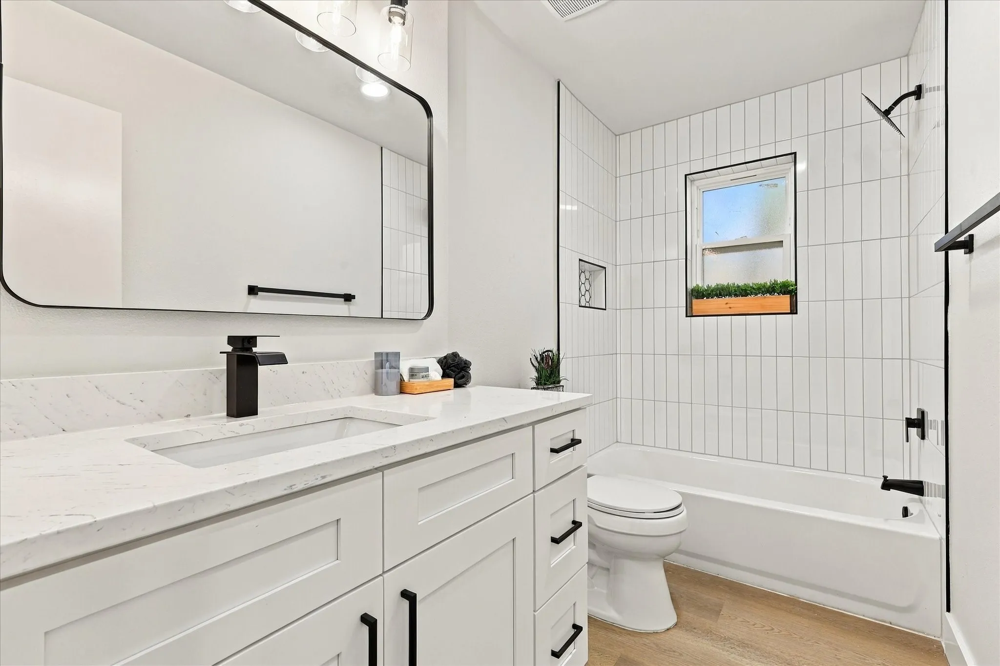 Single Family Residence For Sale in Tarrant County , 904 Dayton Road, Mansfield, Texas 76063, 3 Bedroom, 2 Bathroom, Garage spaces, 1,255 Sqft, built in 1972, mls#21394392, Real Estate Agent in Mansfield, Homes For Sale in Tarrant county, Homes For Sale in Mansfield, Realtor in Mansfield Texas, Real Estate Brokerage Independent Realty Texas, Luminita Cordes Realtor