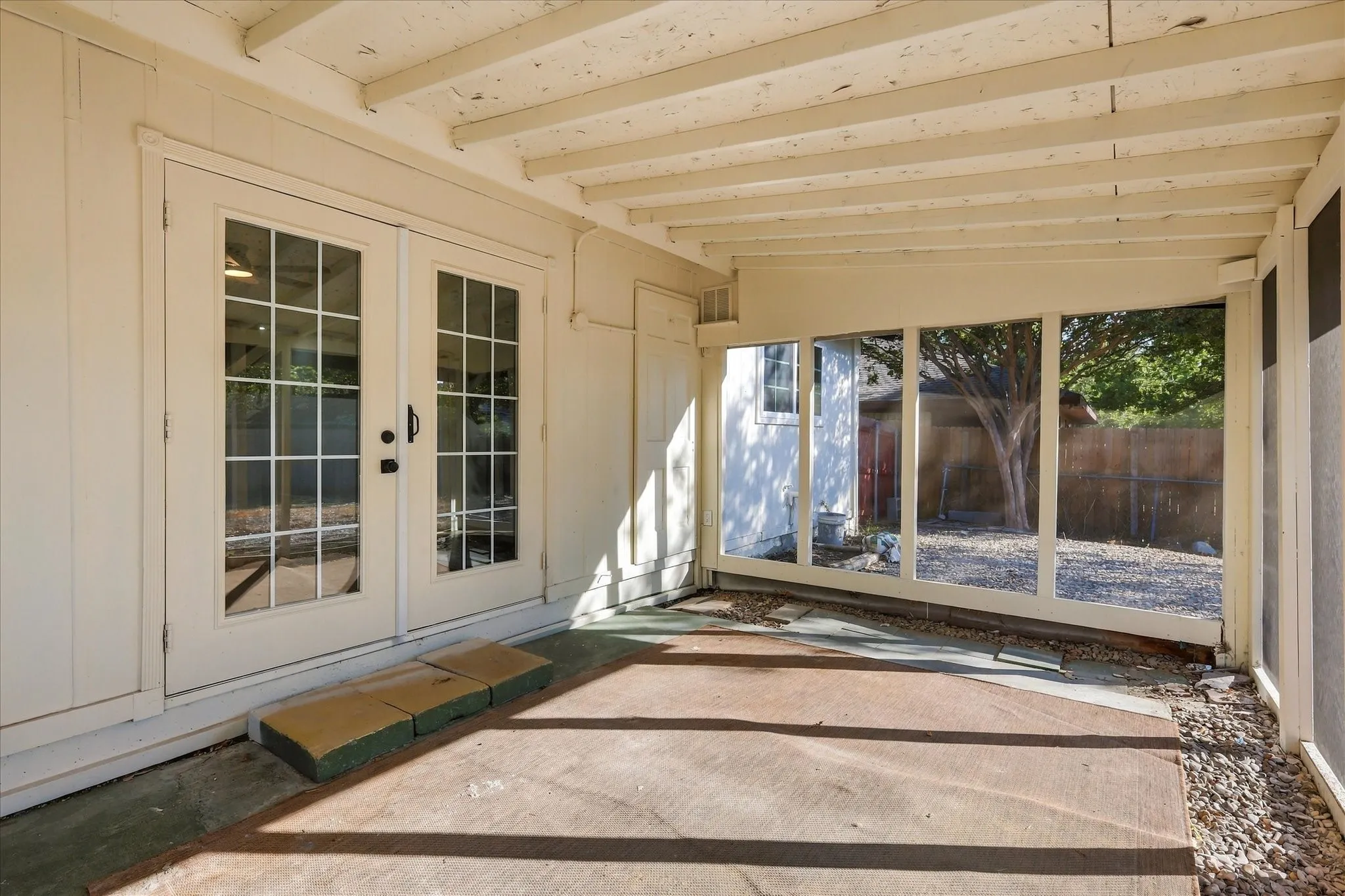 Single Family Residence For Sale in Tarrant County , 904 Dayton Road, Mansfield, Texas 76063, 3 Bedroom, 2 Bathroom, Garage spaces, 1,255 Sqft, built in 1972, mls#21394392, Real Estate Agent in Mansfield, Homes For Sale in Tarrant county, Homes For Sale in Mansfield, Realtor in Mansfield Texas, Real Estate Brokerage Independent Realty Texas, Luminita Cordes Realtor