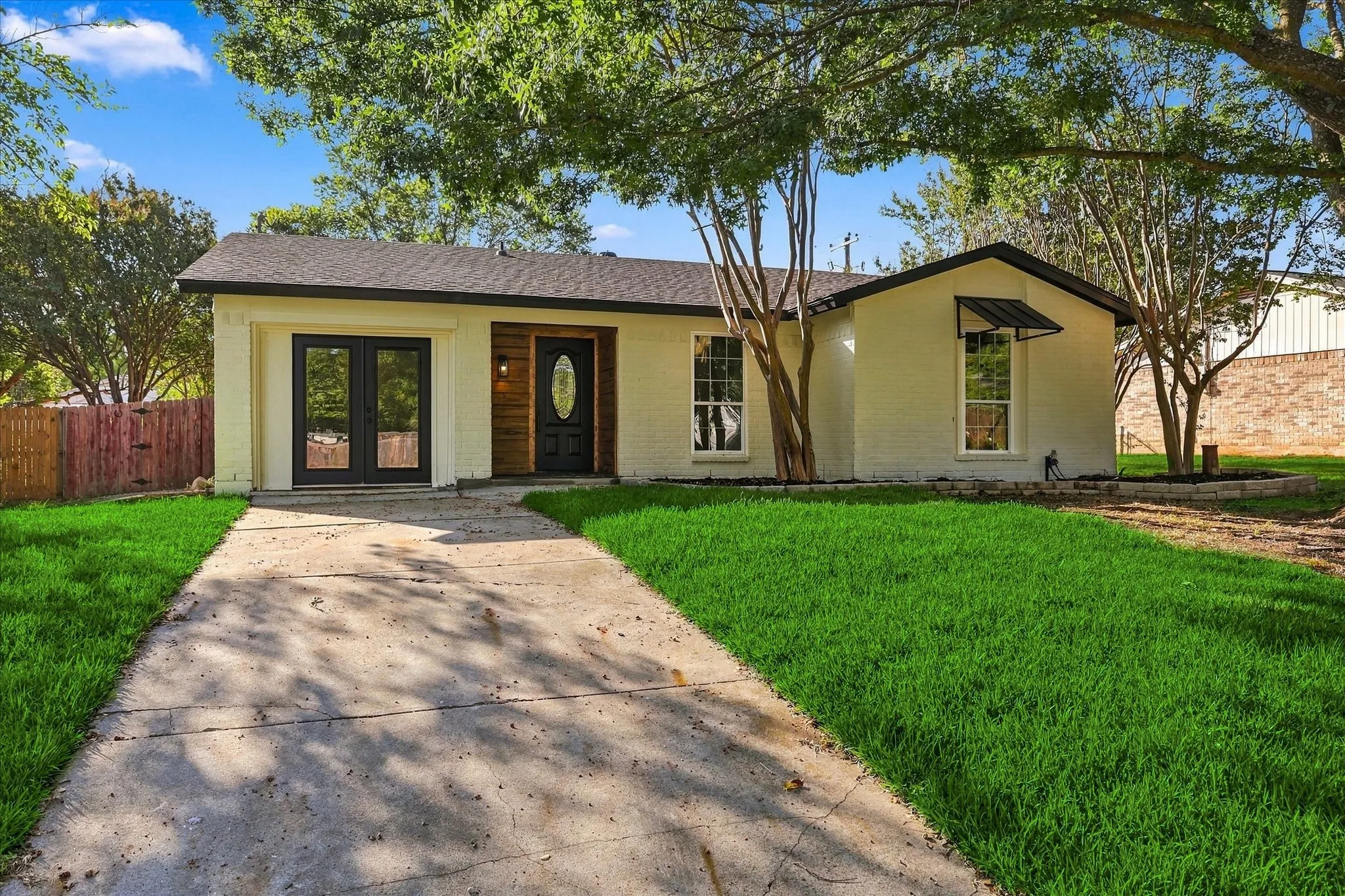 Single Family Residence For Sale in Tarrant County , 904 Dayton Road, Mansfield, Texas 76063, 3 Bedroom, 2 Bathroom, Garage spaces, 1,255 Sqft, built in 1972, mls#21394392, Real Estate Agent in Mansfield, Homes For Sale in Tarrant county, Homes For Sale in Mansfield, Realtor in Mansfield Texas, Real Estate Brokerage Independent Realty Texas, Luminita Cordes Realtor