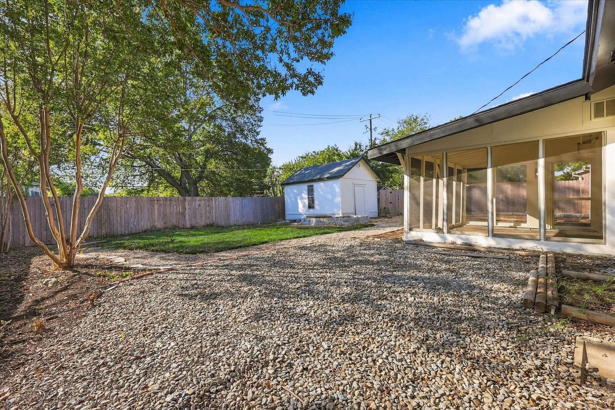 Single Family Residence For Sale in Tarrant County , 904 Dayton Road, Mansfield, Texas 76063, 3 Bedroom, 2 Bathroom, Garage spaces, 1,255 Sqft, built in 1972, mls#21394392, Real Estate Agent in Mansfield, Homes For Sale in Tarrant county, Homes For Sale in Mansfield, Realtor in Mansfield Texas, Real Estate Brokerage Independent Realty Texas, Luminita Cordes Realtor