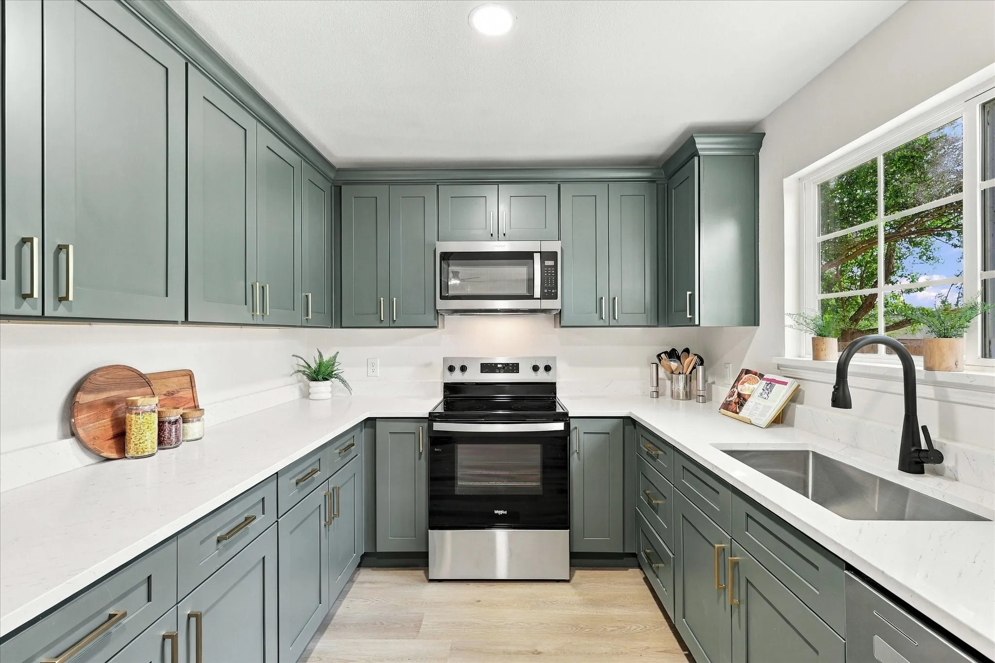 Single Family Residence For Sale in Tarrant County , 904 Dayton Road, Mansfield, Texas 76063, 3 Bedroom, 2 Bathroom, Garage spaces, 1,255 Sqft, built in 1972, mls#21394392, Real Estate Agent in Mansfield, Homes For Sale in Tarrant county, Homes For Sale in Mansfield, Realtor in Mansfield Texas, Real Estate Brokerage Independent Realty Texas, Luminita Cordes Realtor