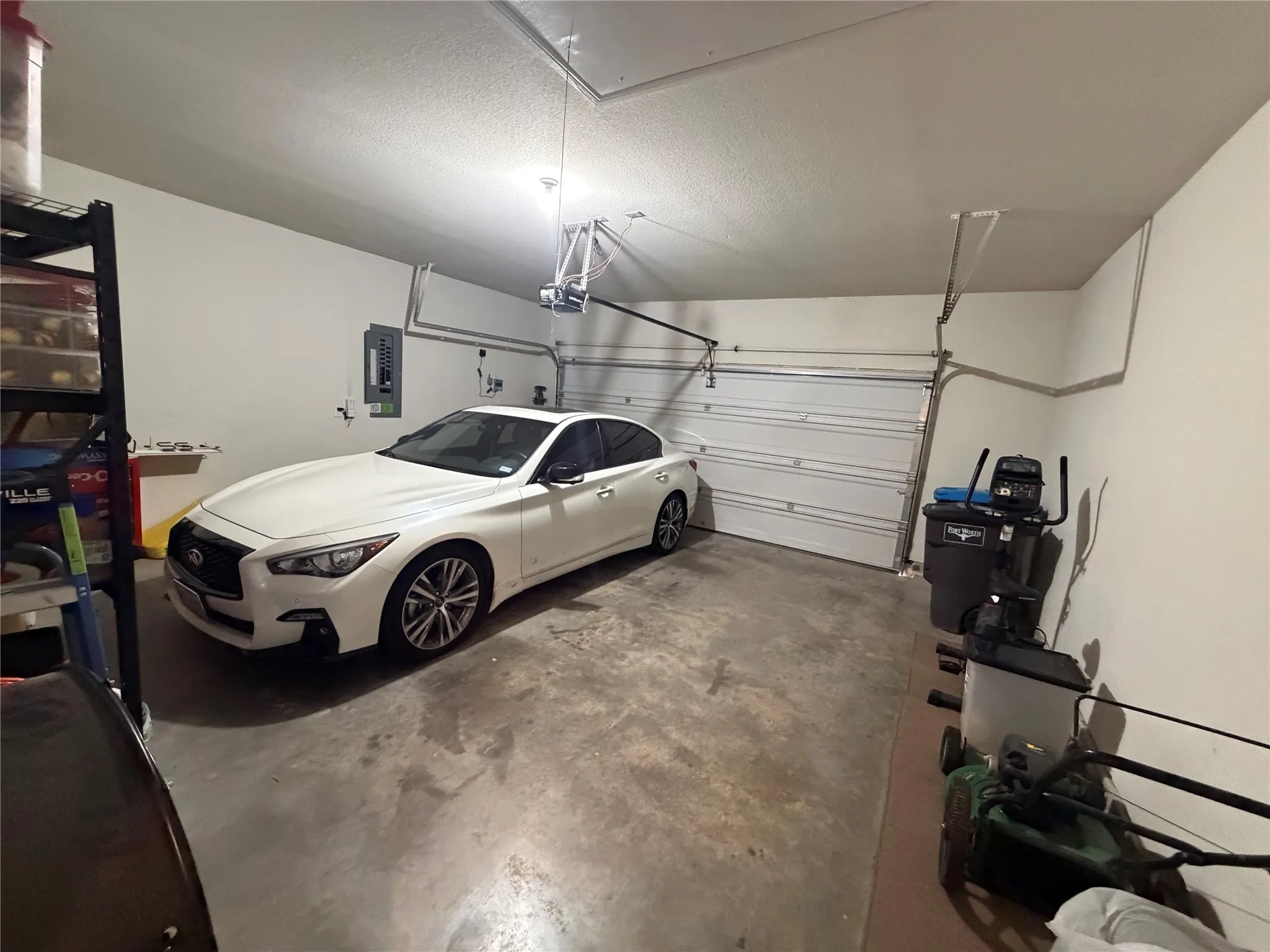 Single Family Residence For Sale in Tarrant County , 925 Meadow Scape Drive, Fort Worth, Texas 76028, 3 Bedroom, 2 Bathroom, 2 Garage spaces, 1,768 Sqft, built in 2018, mls#21396814, Real Estate Agent in Fort Worth, Homes For Sale in Tarrant county, Homes For Sale in Fort Worth, Realtor in Fort Worth Texas, Real Estate Brokerage Independent Realty Texas, Luminita Cordes Realtor