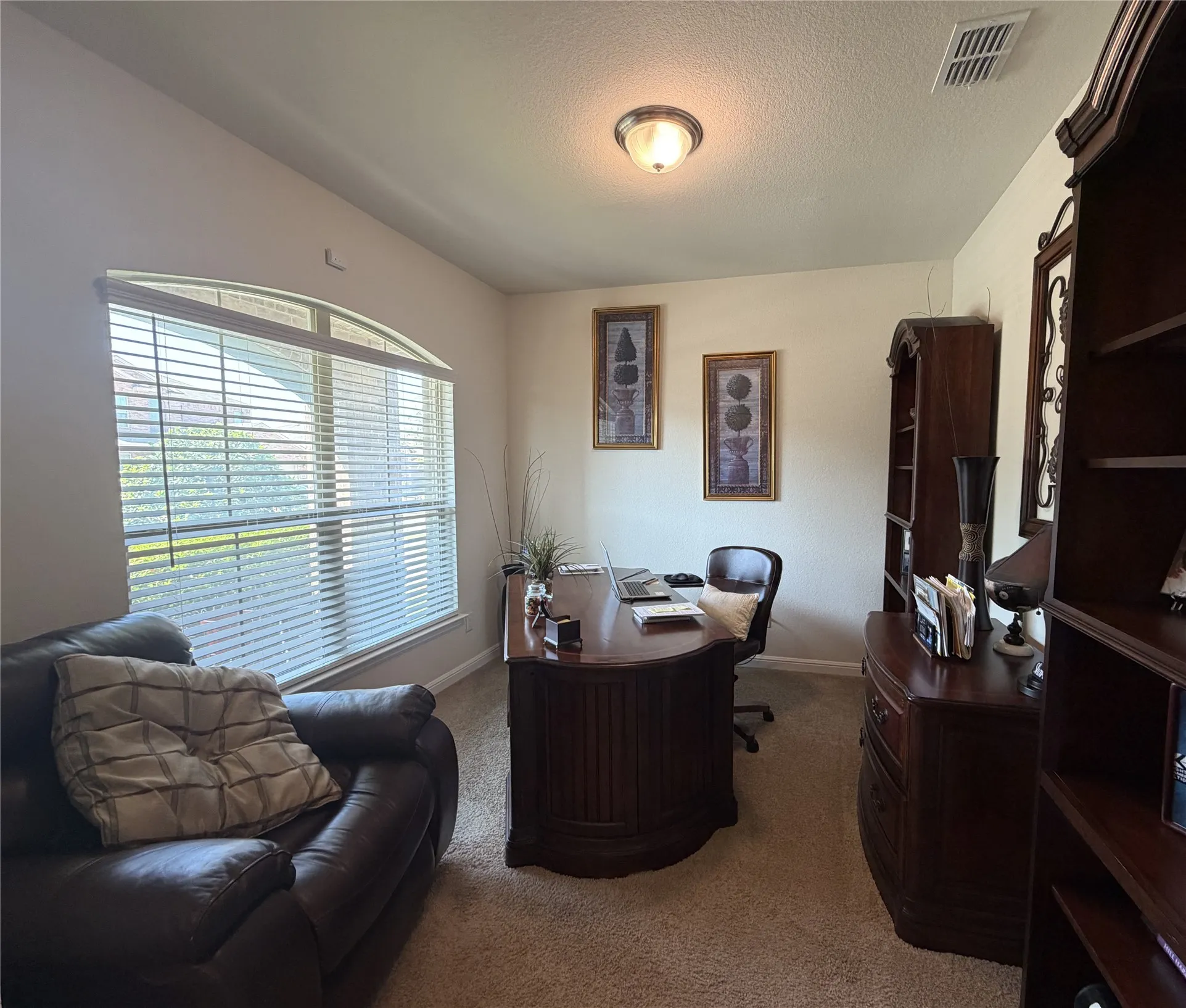 Single Family Residence For Sale in Tarrant County , 925 Meadow Scape Drive, Fort Worth, Texas 76028, 3 Bedroom, 2 Bathroom, 2 Garage spaces, 1,768 Sqft, built in 2018, mls#21396814, Real Estate Agent in Fort Worth, Homes For Sale in Tarrant county, Homes For Sale in Fort Worth, Realtor in Fort Worth Texas, Real Estate Brokerage Independent Realty Texas, Luminita Cordes Realtor