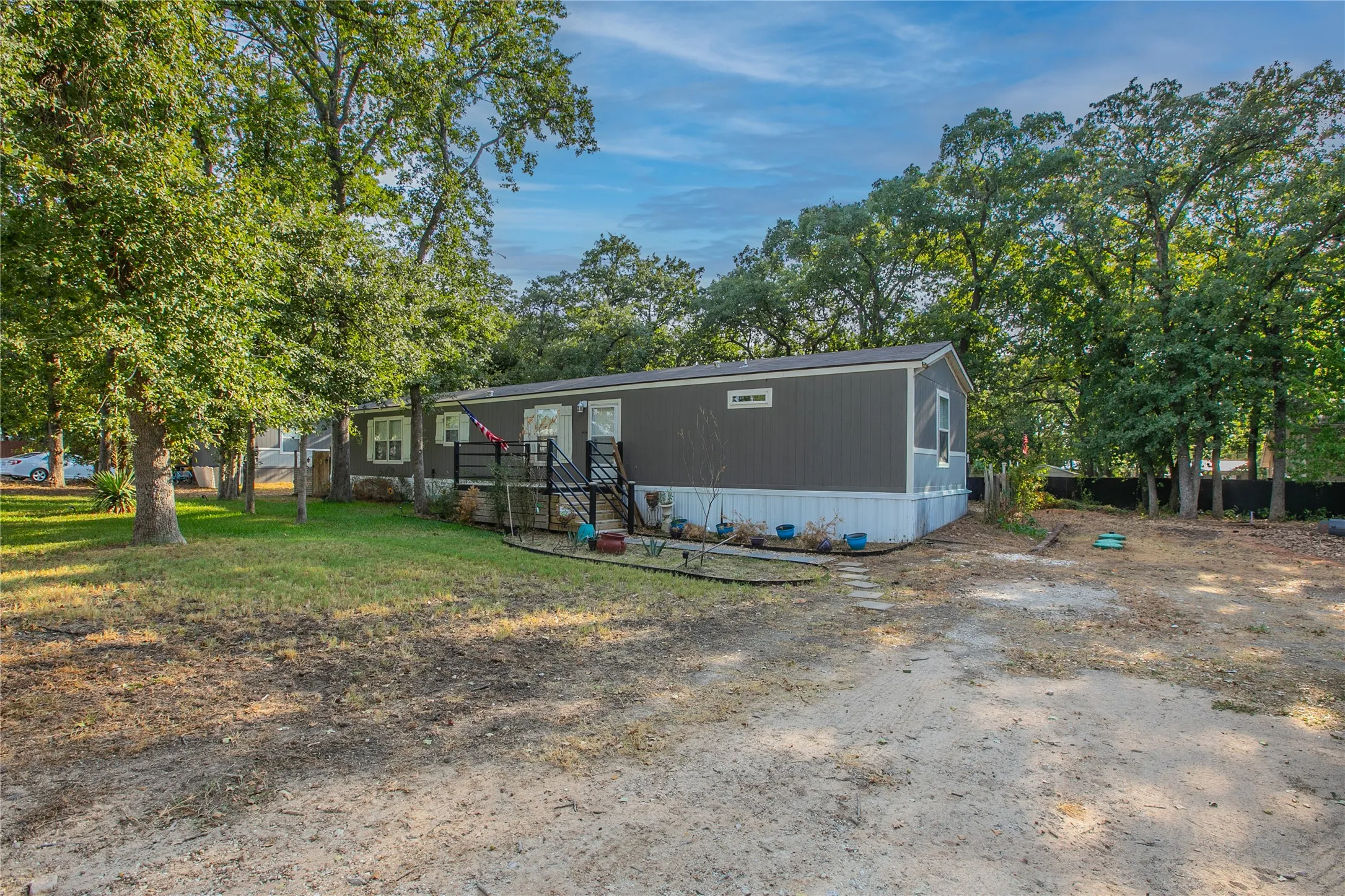 Manufactured Home For Sale in Hood County , 6612 Timberhaven Court, Granbury, Texas 76049, 3 Bedroom, 2 Bathroom, Garage spaces, 1,140 Sqft, built in 2021, mls#21394533, Real Estate Agent in Granbury, Homes For Sale in Hood county, Homes For Sale in Granbury, Realtor in Granbury Texas, Real Estate Brokerage Independent Realty Texas, Luminita Cordes Realtor
