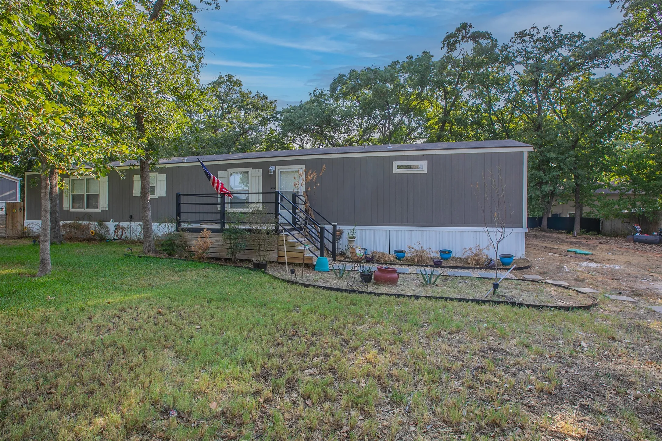 Manufactured Home For Sale in Hood County , 6612 Timberhaven Court, Granbury, Texas 76049, 3 Bedroom, 2 Bathroom, Garage spaces, 1,140 Sqft, built in 2021, mls#21394533, Real Estate Agent in Granbury, Homes For Sale in Hood county, Homes For Sale in Granbury, Realtor in Granbury Texas, Real Estate Brokerage Independent Realty Texas, Luminita Cordes Realtor