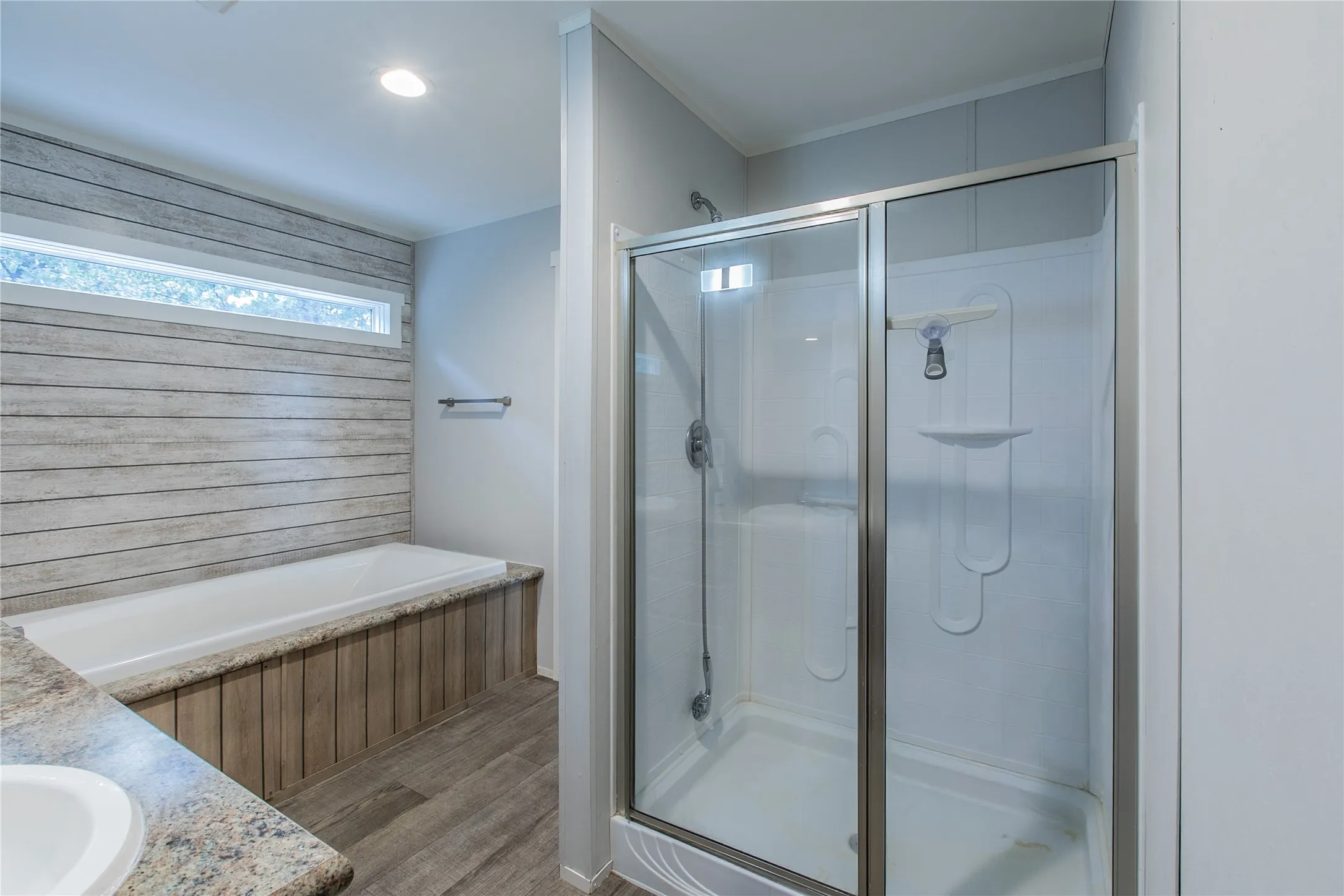 Manufactured Home For Sale in Hood County , 6612 Timberhaven Court, Granbury, Texas 76049, 3 Bedroom, 2 Bathroom, Garage spaces, 1,140 Sqft, built in 2021, mls#21394533, Real Estate Agent in Granbury, Homes For Sale in Hood county, Homes For Sale in Granbury, Realtor in Granbury Texas, Real Estate Brokerage Independent Realty Texas, Luminita Cordes Realtor