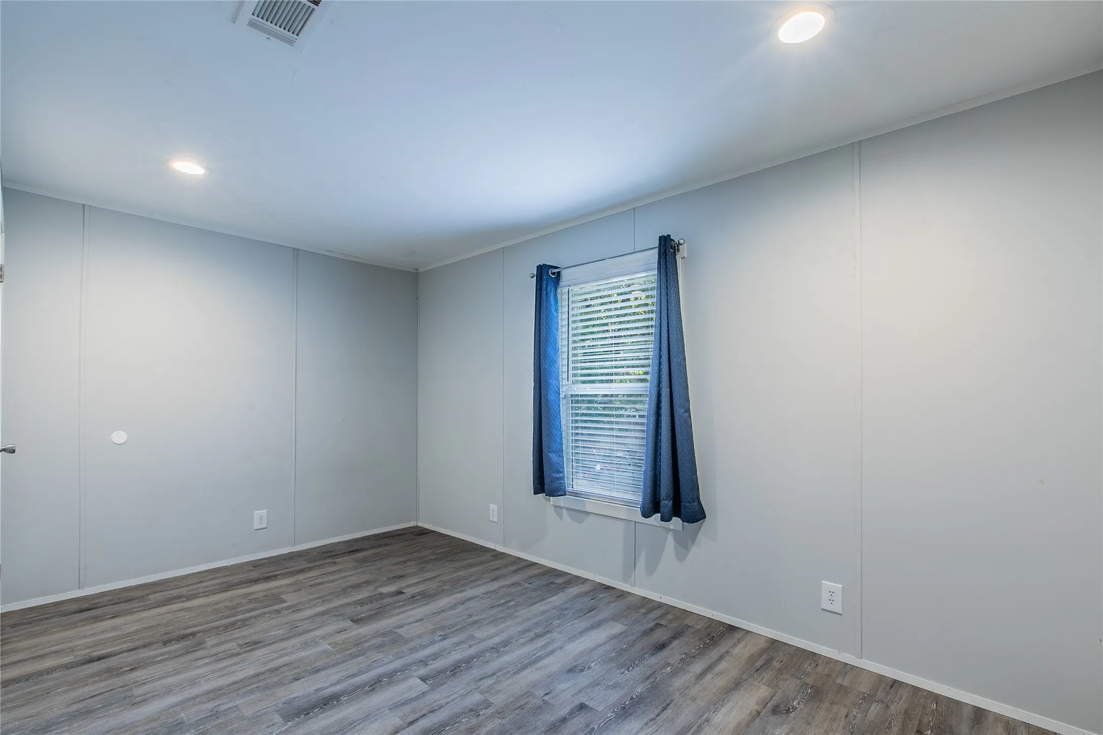 Manufactured Home For Sale in Hood County , 6612 Timberhaven Court, Granbury, Texas 76049, 3 Bedroom, 2 Bathroom, Garage spaces, 1,140 Sqft, built in 2021, mls#21394533, Real Estate Agent in Granbury, Homes For Sale in Hood county, Homes For Sale in Granbury, Realtor in Granbury Texas, Real Estate Brokerage Independent Realty Texas, Luminita Cordes Realtor