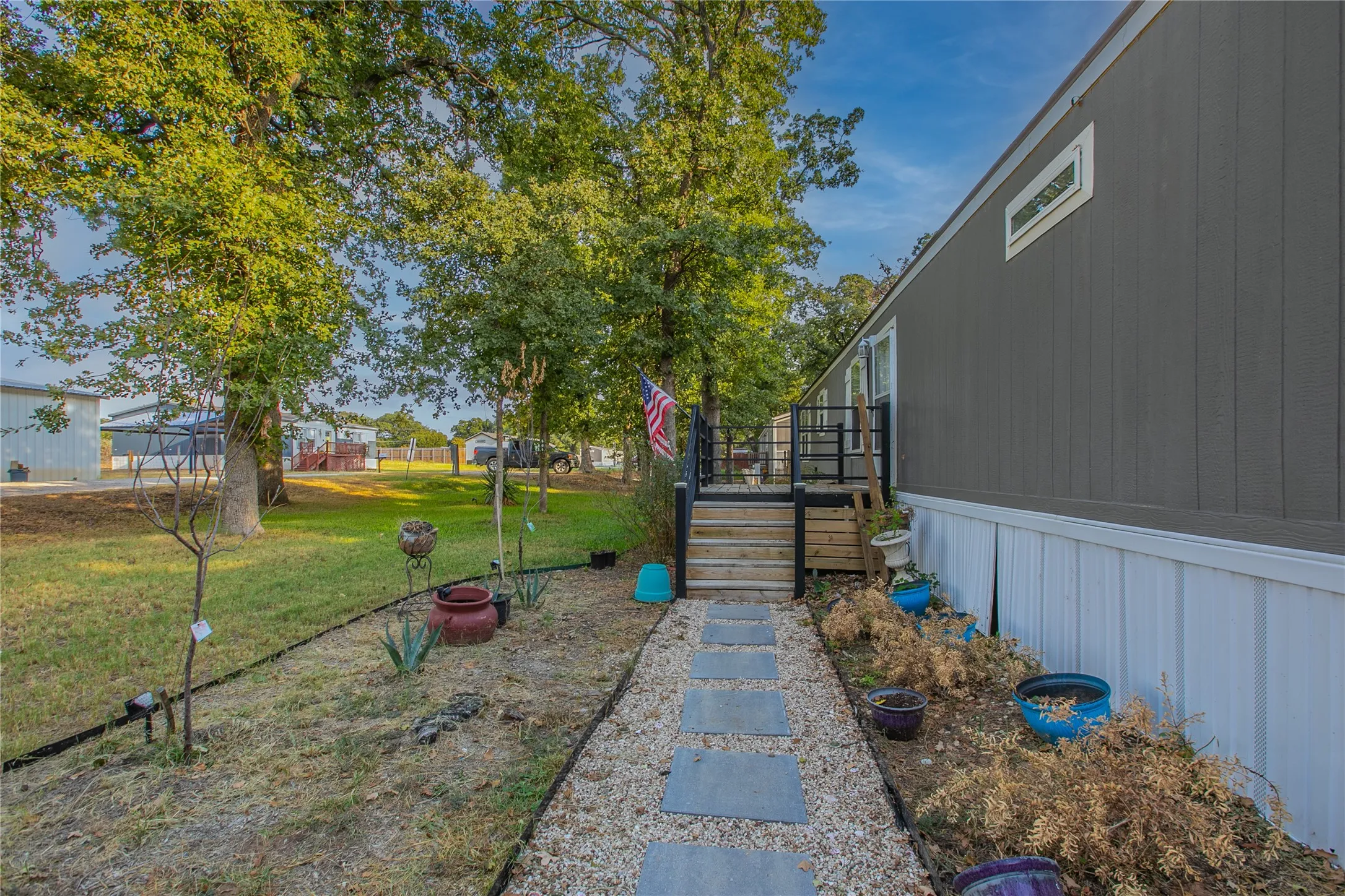 Manufactured Home For Sale in Hood County , 6612 Timberhaven Court, Granbury, Texas 76049, 3 Bedroom, 2 Bathroom, Garage spaces, 1,140 Sqft, built in 2021, mls#21394533, Real Estate Agent in Granbury, Homes For Sale in Hood county, Homes For Sale in Granbury, Realtor in Granbury Texas, Real Estate Brokerage Independent Realty Texas, Luminita Cordes Realtor
