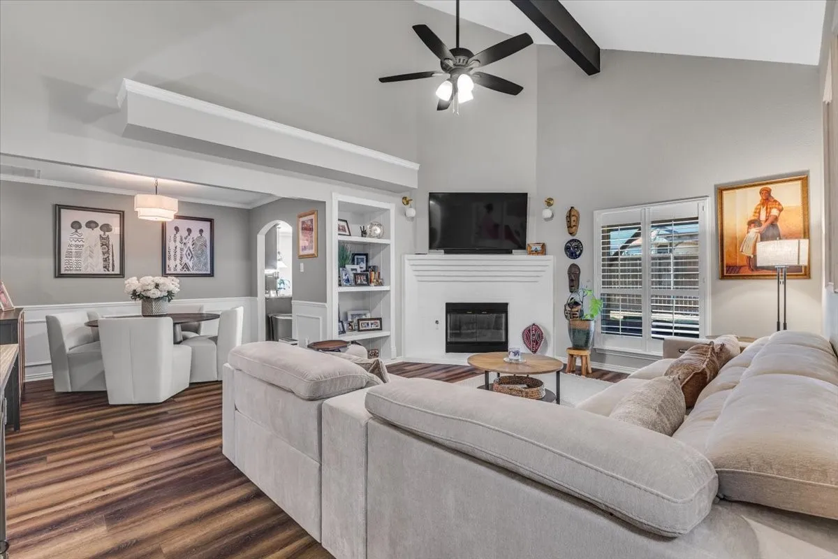 Open to the formal dining area