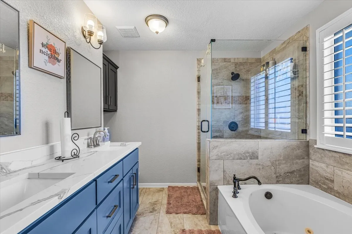 Single Family Residence For Sale in Tarrant County , 4600 Valleyview Drive, Mansfield, Texas 76063, 4 Bedroom, 3 Bathroom, 3 Garage spaces, 2,445 Sqft, built in 2003, mls#21396815, Real Estate Agent in Mansfield, Homes For Sale in Tarrant county, Homes For Sale in Mansfield, Realtor in Mansfield Texas, Real Estate Brokerage Independent Realty Texas, Luminita Cordes Realtor