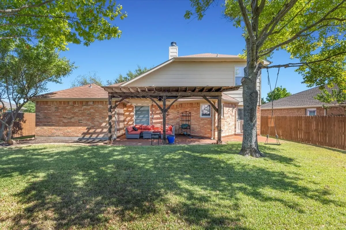 Single Family Residence For Sale in Tarrant County , 4600 Valleyview Drive, Mansfield, Texas 76063, 4 Bedroom, 3 Bathroom, 3 Garage spaces, 2,445 Sqft, built in 2003, mls#21396815, Real Estate Agent in Mansfield, Homes For Sale in Tarrant county, Homes For Sale in Mansfield, Realtor in Mansfield Texas, Real Estate Brokerage Independent Realty Texas, Luminita Cordes Realtor