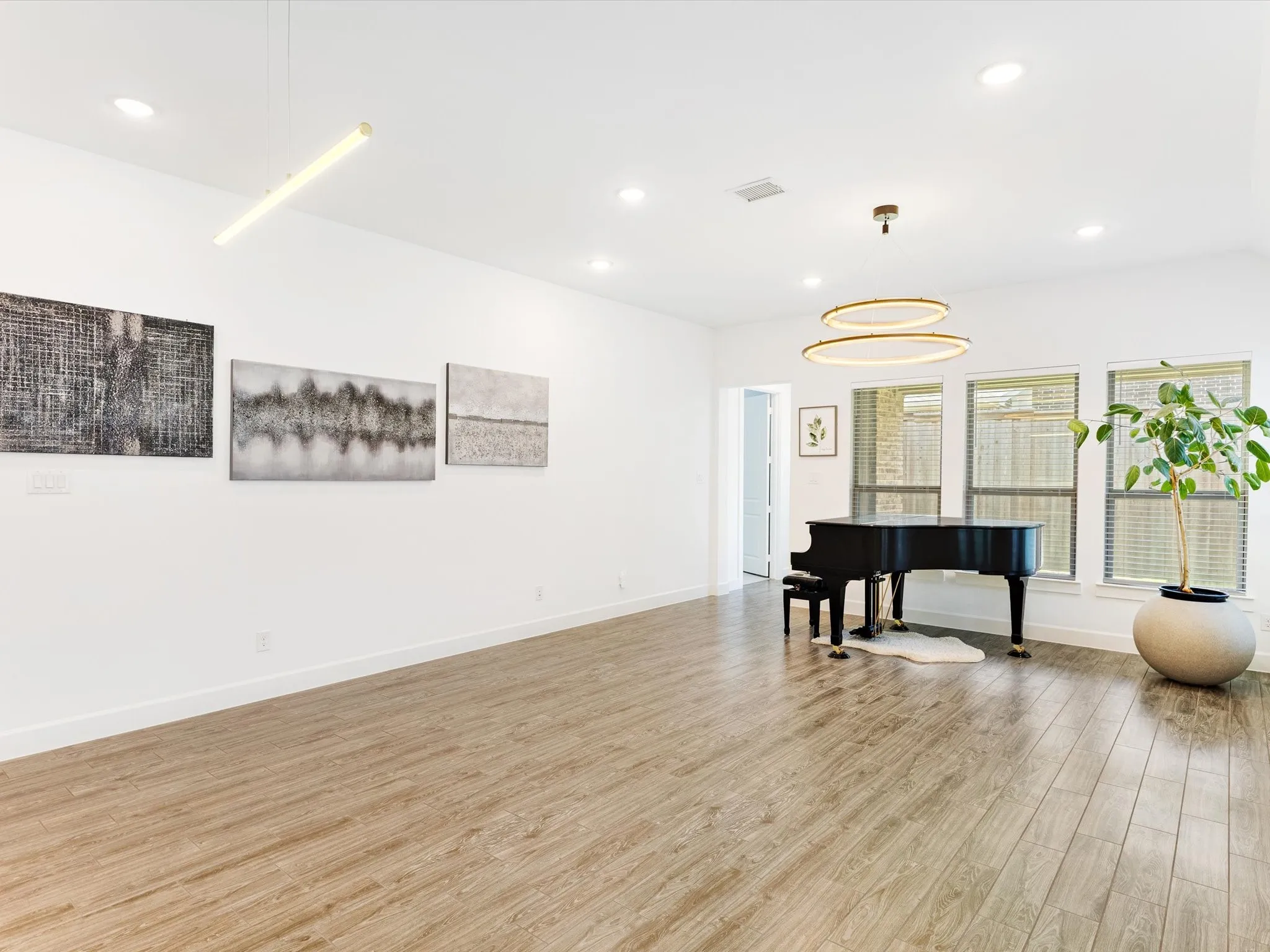 Single Family Residence For Rent in Denton County , 2256 Briar Ridge Trail, Carrollton, Texas 75010, 3 Bedroom, 2 Bathroom, 2 Garage spaces, 1,850 Sqft, built in 2019, mls#21395677, Real Estate Agent in Carrollton, Homes For Rent in Denton county, Homes For Rent in Carrollton, Realtor in Carrollton Texas, Real Estate Brokerage Independent Realty Texas, Luminita Cordes Realtor