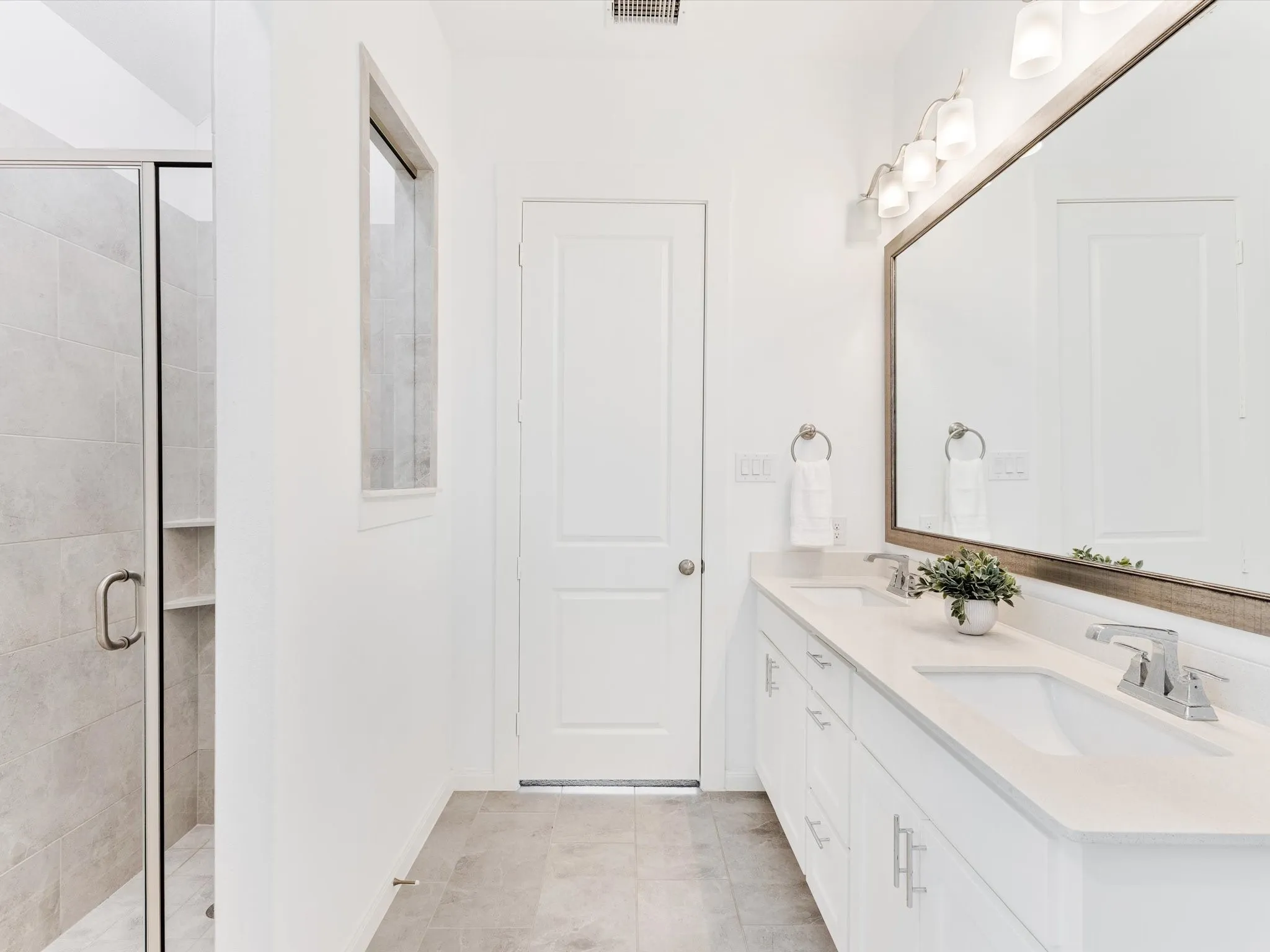 Single Family Residence For Rent in Denton County , 2256 Briar Ridge Trail, Carrollton, Texas 75010, 3 Bedroom, 2 Bathroom, 2 Garage spaces, 1,850 Sqft, built in 2019, mls#21395677, Real Estate Agent in Carrollton, Homes For Rent in Denton county, Homes For Rent in Carrollton, Realtor in Carrollton Texas, Real Estate Brokerage Independent Realty Texas, Luminita Cordes Realtor