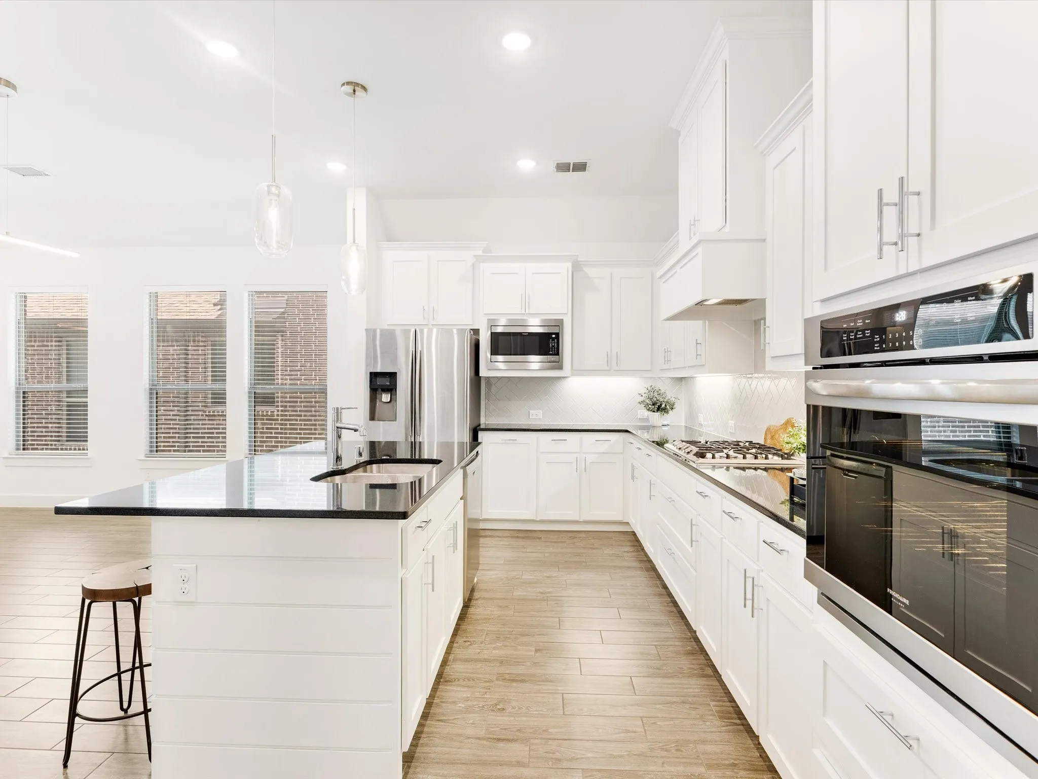 Single Family Residence For Rent in Denton County , 2256 Briar Ridge Trail, Carrollton, Texas 75010, 3 Bedroom, 2 Bathroom, 2 Garage spaces, 1,850 Sqft, built in 2019, mls#21395677, Real Estate Agent in Carrollton, Homes For Rent in Denton county, Homes For Rent in Carrollton, Realtor in Carrollton Texas, Real Estate Brokerage Independent Realty Texas, Luminita Cordes Realtor