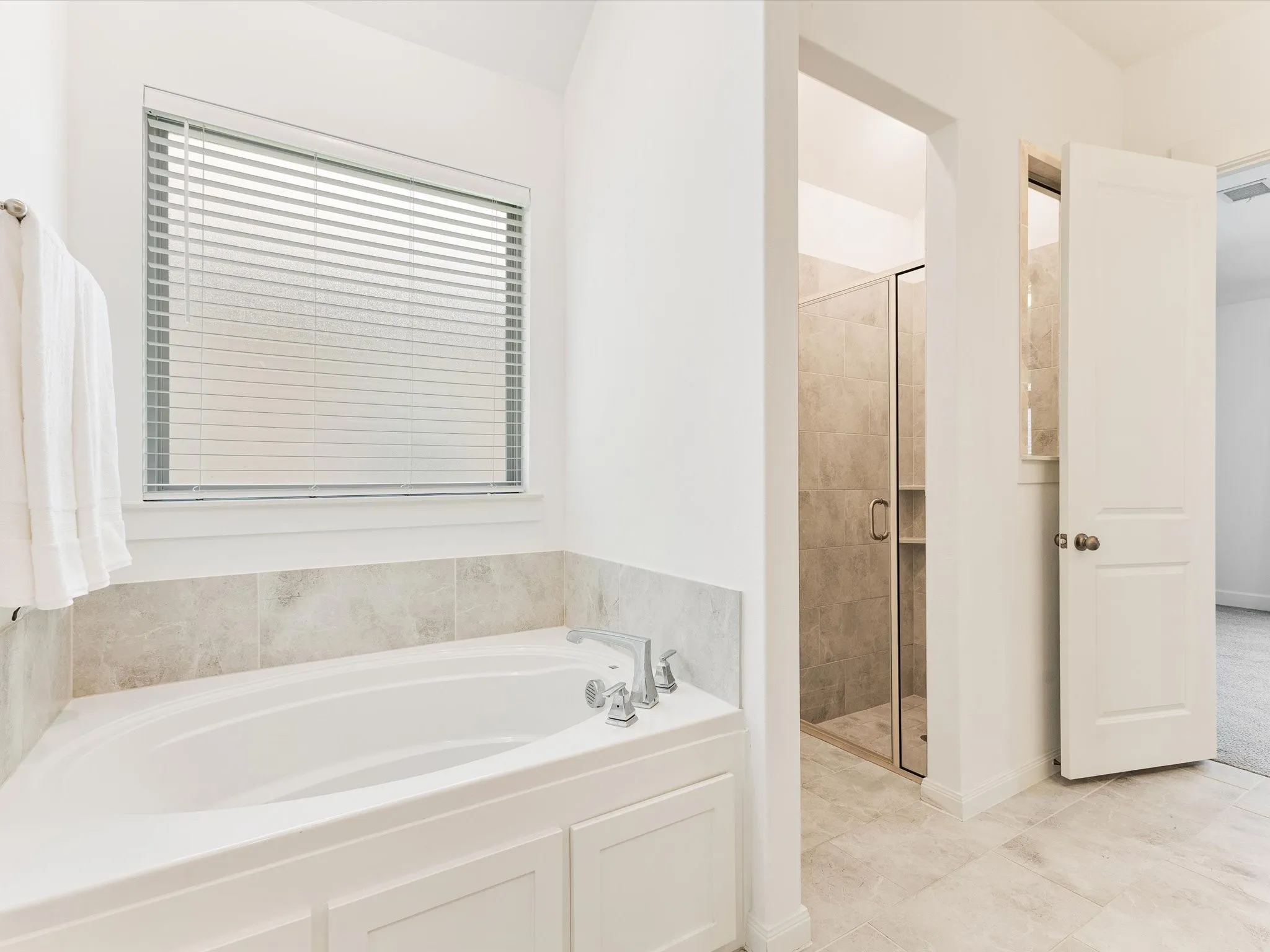 Single Family Residence For Rent in Denton County , 2256 Briar Ridge Trail, Carrollton, Texas 75010, 3 Bedroom, 2 Bathroom, 2 Garage spaces, 1,850 Sqft, built in 2019, mls#21395677, Real Estate Agent in Carrollton, Homes For Rent in Denton county, Homes For Rent in Carrollton, Realtor in Carrollton Texas, Real Estate Brokerage Independent Realty Texas, Luminita Cordes Realtor