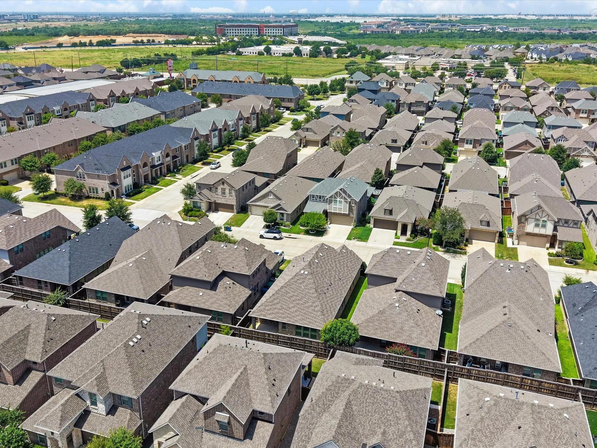 Single Family Residence For Rent in Denton County , 2256 Briar Ridge Trail, Carrollton, Texas 75010, 3 Bedroom, 2 Bathroom, 2 Garage spaces, 1,850 Sqft, built in 2019, mls#21395677, Real Estate Agent in Carrollton, Homes For Rent in Denton county, Homes For Rent in Carrollton, Realtor in Carrollton Texas, Real Estate Brokerage Independent Realty Texas, Luminita Cordes Realtor