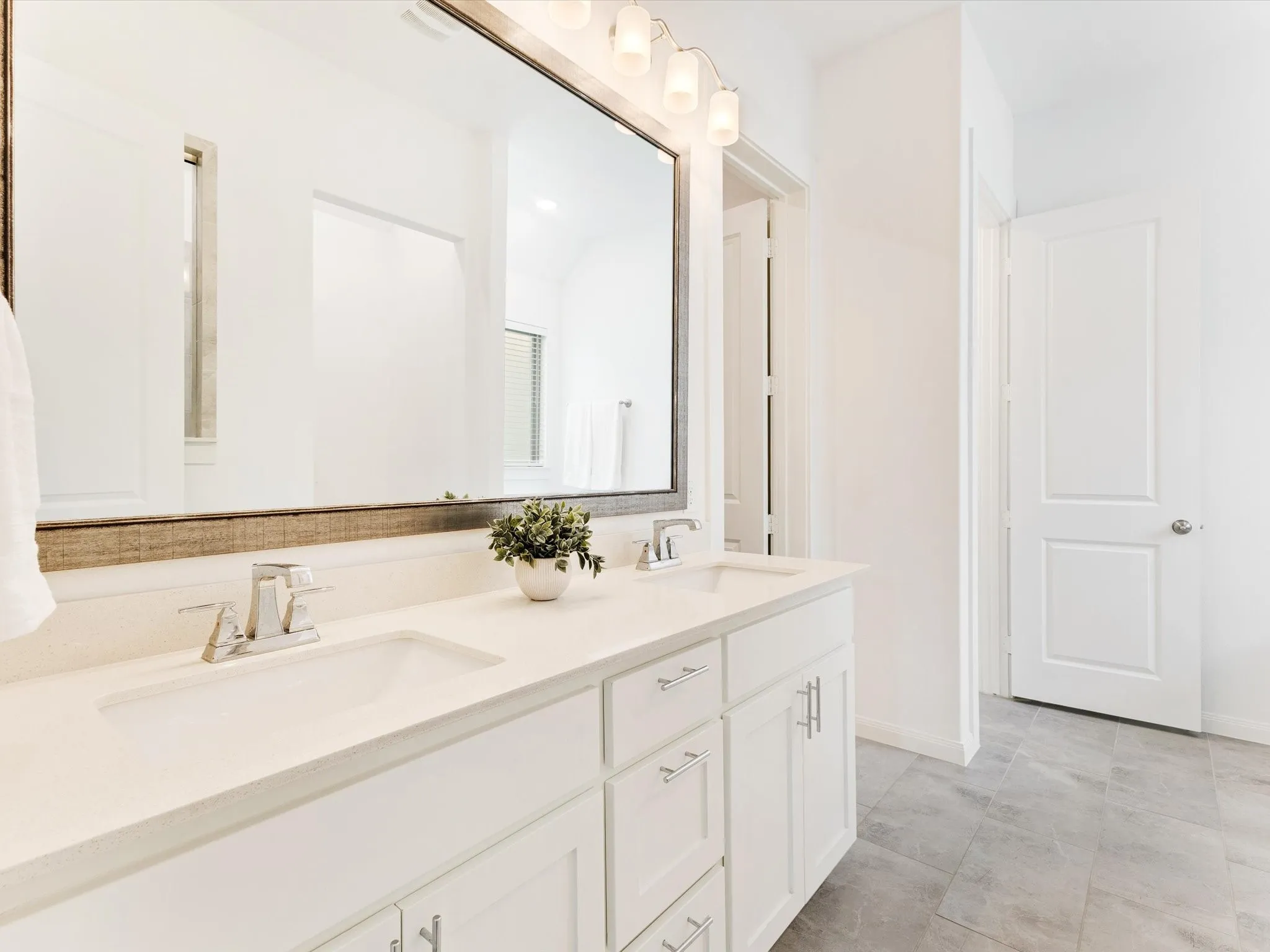 Single Family Residence For Rent in Denton County , 2256 Briar Ridge Trail, Carrollton, Texas 75010, 3 Bedroom, 2 Bathroom, 2 Garage spaces, 1,850 Sqft, built in 2019, mls#21395677, Real Estate Agent in Carrollton, Homes For Rent in Denton county, Homes For Rent in Carrollton, Realtor in Carrollton Texas, Real Estate Brokerage Independent Realty Texas, Luminita Cordes Realtor