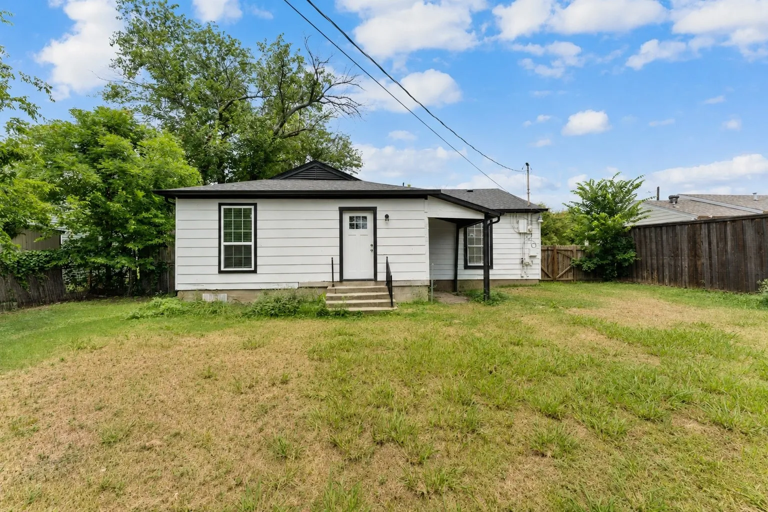 Single Family Residence For Sale in Dallas County , 512 Cedar Drive, Garland, Texas 75040, 3 Bedroom, 2 Bathroom, Garage spaces, 1,431 Sqft, built in 1950, mls#21396816, Real Estate Agent in Garland, Homes For Sale in Dallas county, Homes For Sale in Garland, Realtor in Garland Texas, Real Estate Brokerage Independent Realty Texas, Luminita Cordes Realtor