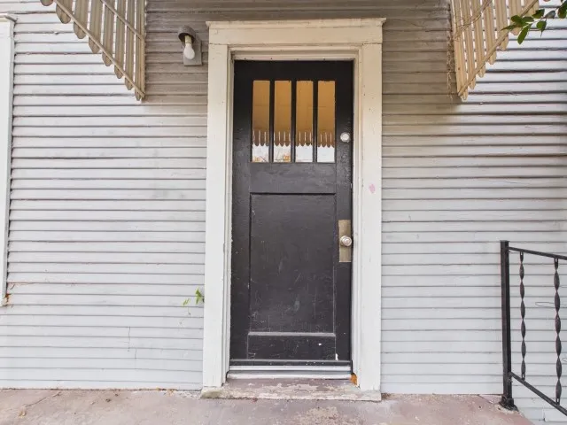 Single Family Residence For Sale in Henderson County , 101 Larue Street, Athens, Texas 75751, 2 Bedroom, 1 Bathroom, 1 Garage spaces, 1,076 Sqft, built in 1930, mls#21396007, Real Estate Agent in Athens, Homes For Sale in Henderson county, Homes For Sale in Athens, Realtor in Athens Texas, Real Estate Brokerage Independent Realty Texas, Luminita Cordes Realtor