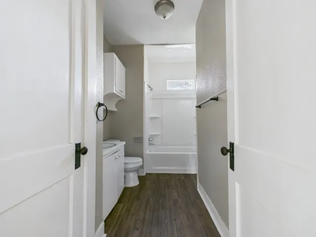 Single Family Residence For Sale in Henderson County , 101 Larue Street, Athens, Texas 75751, 2 Bedroom, 1 Bathroom, 1 Garage spaces, 1,076 Sqft, built in 1930, mls#21396007, Real Estate Agent in Athens, Homes For Sale in Henderson county, Homes For Sale in Athens, Realtor in Athens Texas, Real Estate Brokerage Independent Realty Texas, Luminita Cordes Realtor