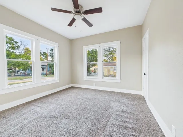 Single Family Residence For Sale in Henderson County , 101 Larue Street, Athens, Texas 75751, 2 Bedroom, 1 Bathroom, 1 Garage spaces, 1,076 Sqft, built in 1930, mls#21396007, Real Estate Agent in Athens, Homes For Sale in Henderson county, Homes For Sale in Athens, Realtor in Athens Texas, Real Estate Brokerage Independent Realty Texas, Luminita Cordes Realtor