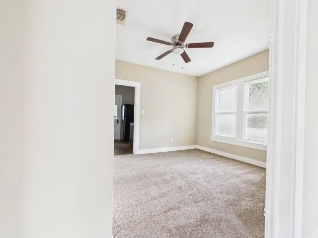 Single Family Residence For Sale in Henderson County , 101 Larue Street, Athens, Texas 75751, 2 Bedroom, 1 Bathroom, 1 Garage spaces, 1,076 Sqft, built in 1930, mls#21396007, Real Estate Agent in Athens, Homes For Sale in Henderson county, Homes For Sale in Athens, Realtor in Athens Texas, Real Estate Brokerage Independent Realty Texas, Luminita Cordes Realtor
