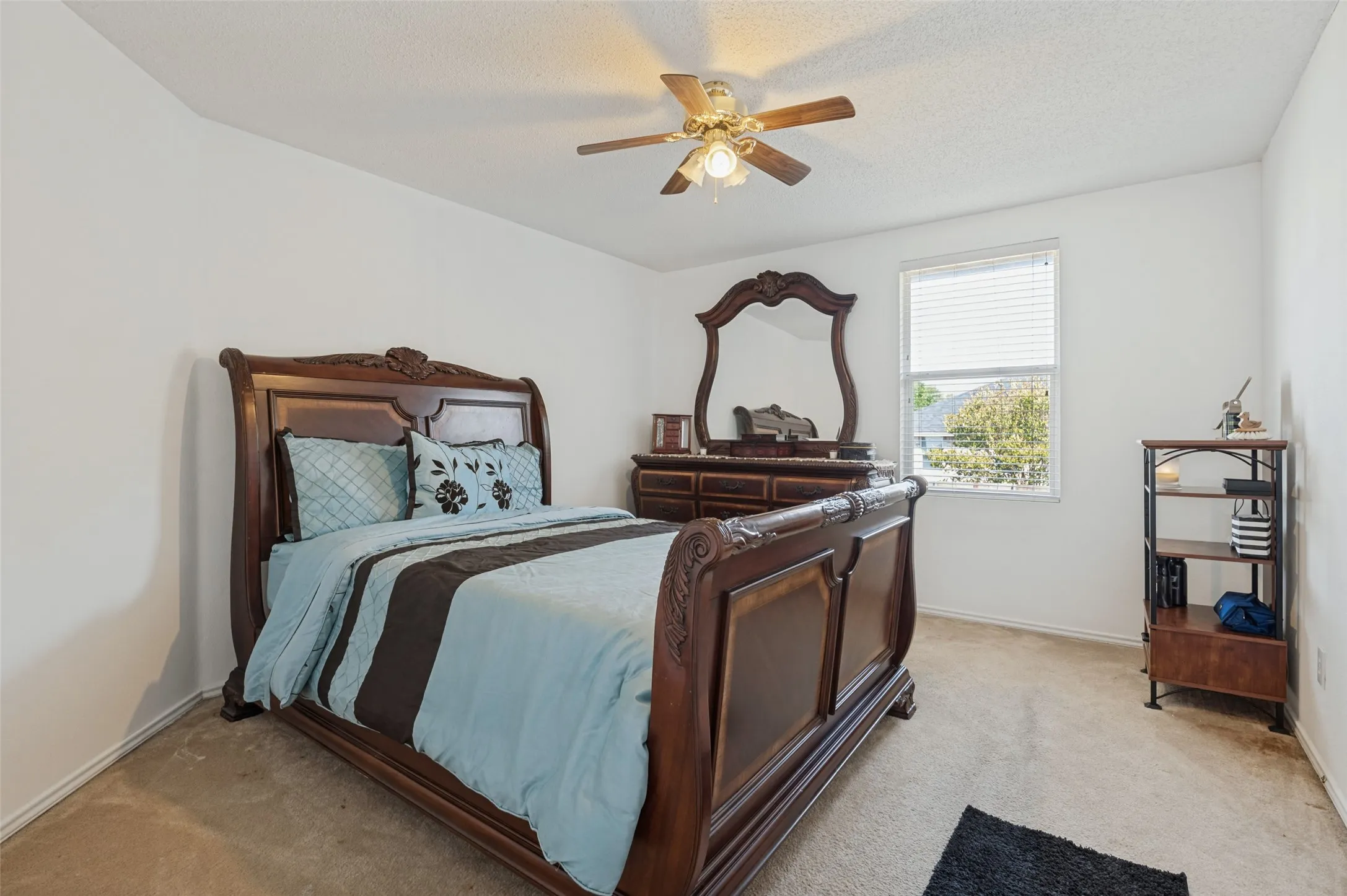 Single Family Residence For Sale in Dallas County , 2120 W Grove Lane, Grand Prairie, Texas 75052, 4 Bedroom, 3 Bathroom, 2 Garage spaces, 2,391 Sqft, built in 2004, mls#21396137, Real Estate Agent in Grand Prairie, Homes For Sale in Dallas county, Homes For Sale in Grand Prairie, Realtor in Grand Prairie Texas, Real Estate Brokerage Independent Realty Texas, Luminita Cordes Realtor