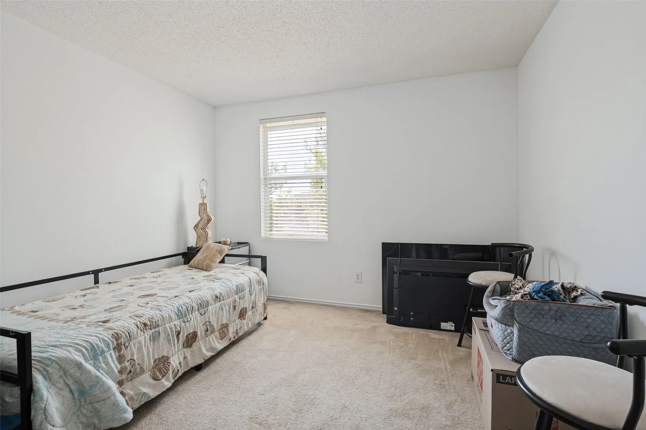 Single Family Residence For Sale in Dallas County , 2120 W Grove Lane, Grand Prairie, Texas 75052, 4 Bedroom, 3 Bathroom, 2 Garage spaces, 2,391 Sqft, built in 2004, mls#21396137, Real Estate Agent in Grand Prairie, Homes For Sale in Dallas county, Homes For Sale in Grand Prairie, Realtor in Grand Prairie Texas, Real Estate Brokerage Independent Realty Texas, Luminita Cordes Realtor