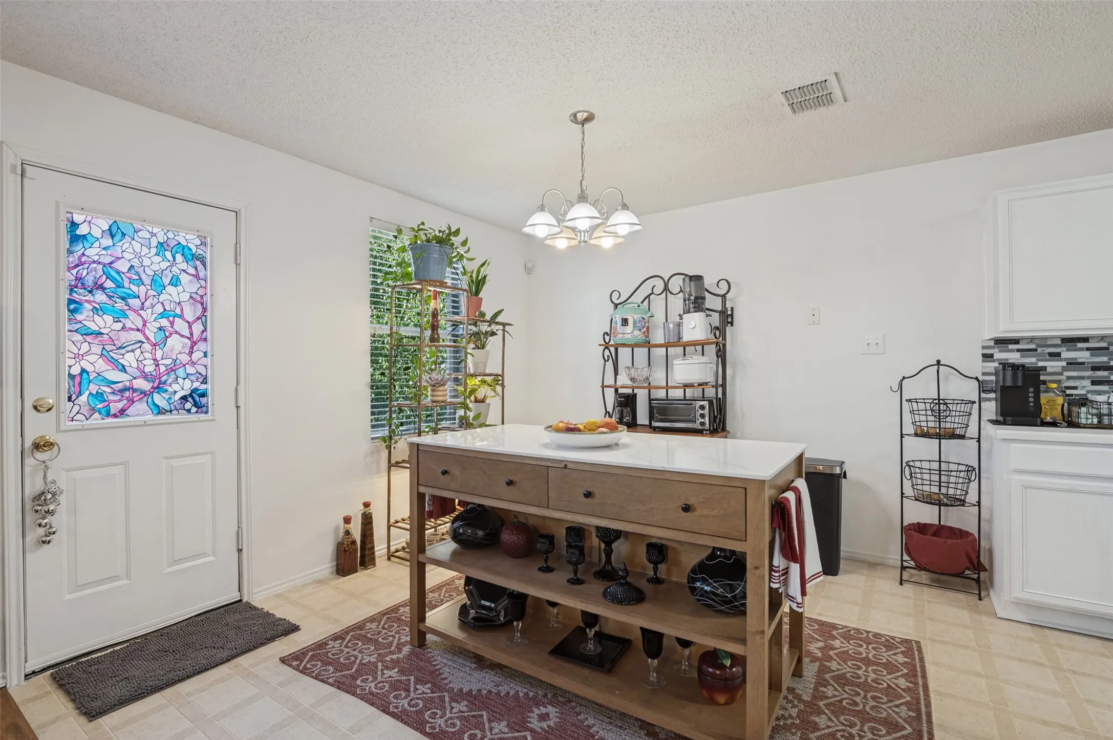 Single Family Residence For Sale in Dallas County , 2120 W Grove Lane, Grand Prairie, Texas 75052, 4 Bedroom, 3 Bathroom, 2 Garage spaces, 2,391 Sqft, built in 2004, mls#21396137, Real Estate Agent in Grand Prairie, Homes For Sale in Dallas county, Homes For Sale in Grand Prairie, Realtor in Grand Prairie Texas, Real Estate Brokerage Independent Realty Texas, Luminita Cordes Realtor