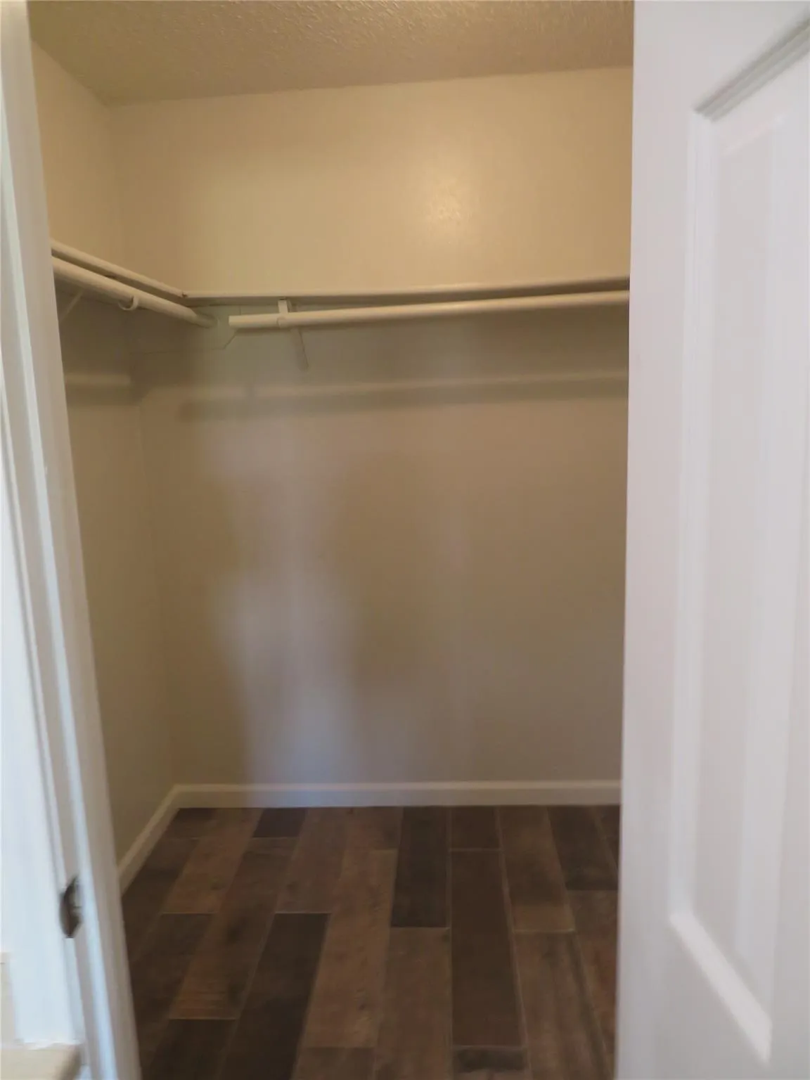 Single Family Residence For Rent in Dallas County , 1031 Cresthaven Drive, Lancaster, Texas 75134, 3 Bedroom, 2 Bathroom, 2 Garage spaces, 1,428 Sqft, built in 1982, mls#21396826, Real Estate Agent in Lancaster, Homes For Rent in Dallas county, Homes For Rent in Lancaster, Realtor in Lancaster Texas, Real Estate Brokerage Independent Realty Texas, Luminita Cordes Realtor