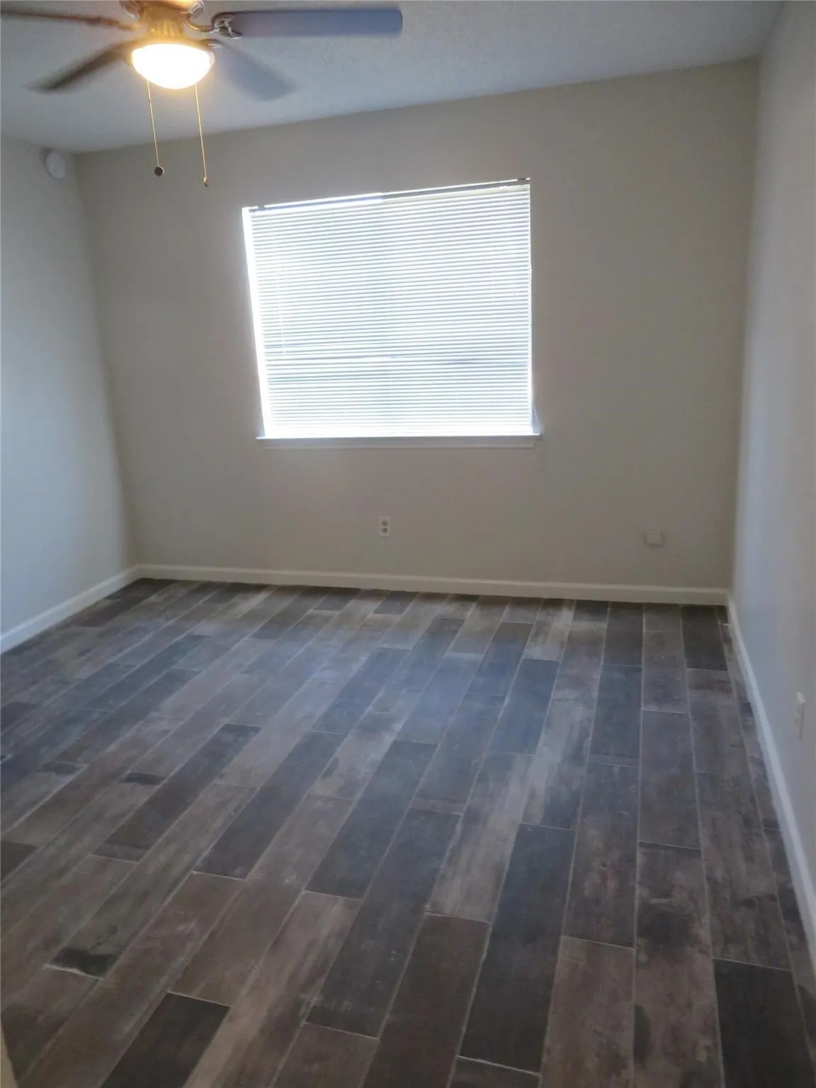 Single Family Residence For Rent in Dallas County , 1031 Cresthaven Drive, Lancaster, Texas 75134, 3 Bedroom, 2 Bathroom, 2 Garage spaces, 1,428 Sqft, built in 1982, mls#21396826, Real Estate Agent in Lancaster, Homes For Rent in Dallas county, Homes For Rent in Lancaster, Realtor in Lancaster Texas, Real Estate Brokerage Independent Realty Texas, Luminita Cordes Realtor