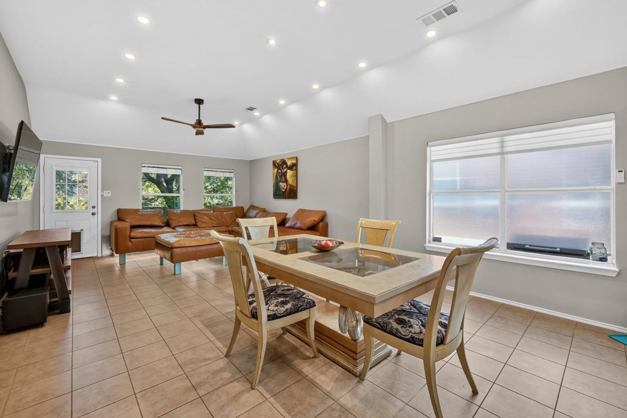 Single Family Residence For Sale in Denton County , 929 Warbler, Aubrey, Texas 76227, 3 Bedroom, 2 Bathroom, 2 Garage spaces, 1,733 Sqft, built in 2003, mls#21396475, Real Estate Agent in Aubrey, Homes For Sale in Denton county, Homes For Sale in Aubrey, Realtor in Aubrey Texas, Real Estate Brokerage Independent Realty Texas, Luminita Cordes Realtor