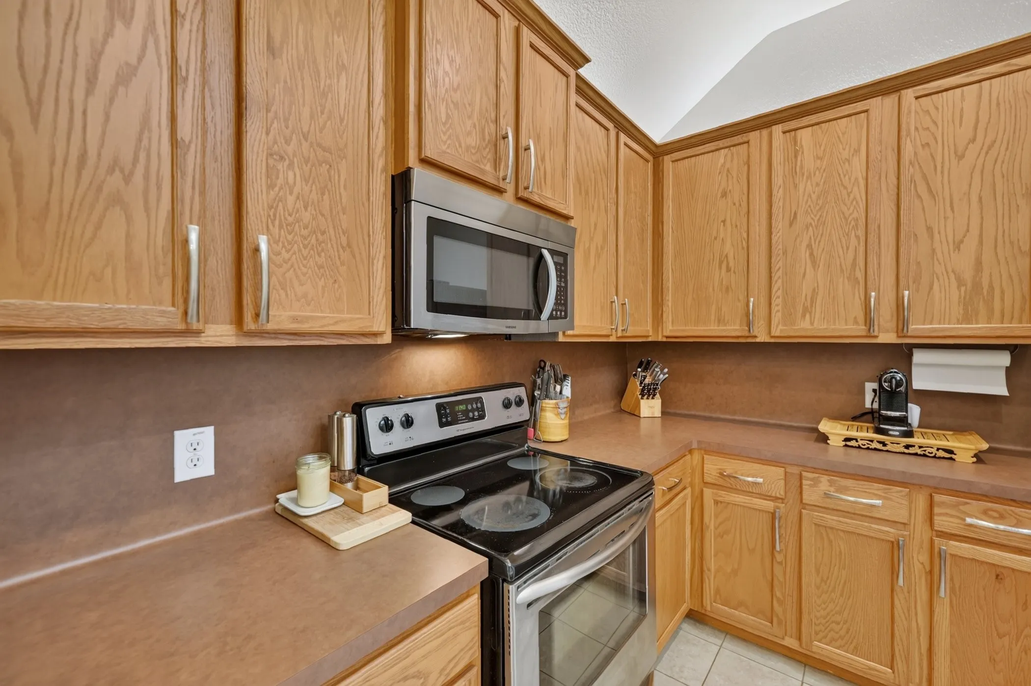 Single Family Residence For Sale in Denton County , 929 Warbler, Aubrey, Texas 76227, 3 Bedroom, 2 Bathroom, 2 Garage spaces, 1,733 Sqft, built in 2003, mls#21396475, Real Estate Agent in Aubrey, Homes For Sale in Denton county, Homes For Sale in Aubrey, Realtor in Aubrey Texas, Real Estate Brokerage Independent Realty Texas, Luminita Cordes Realtor