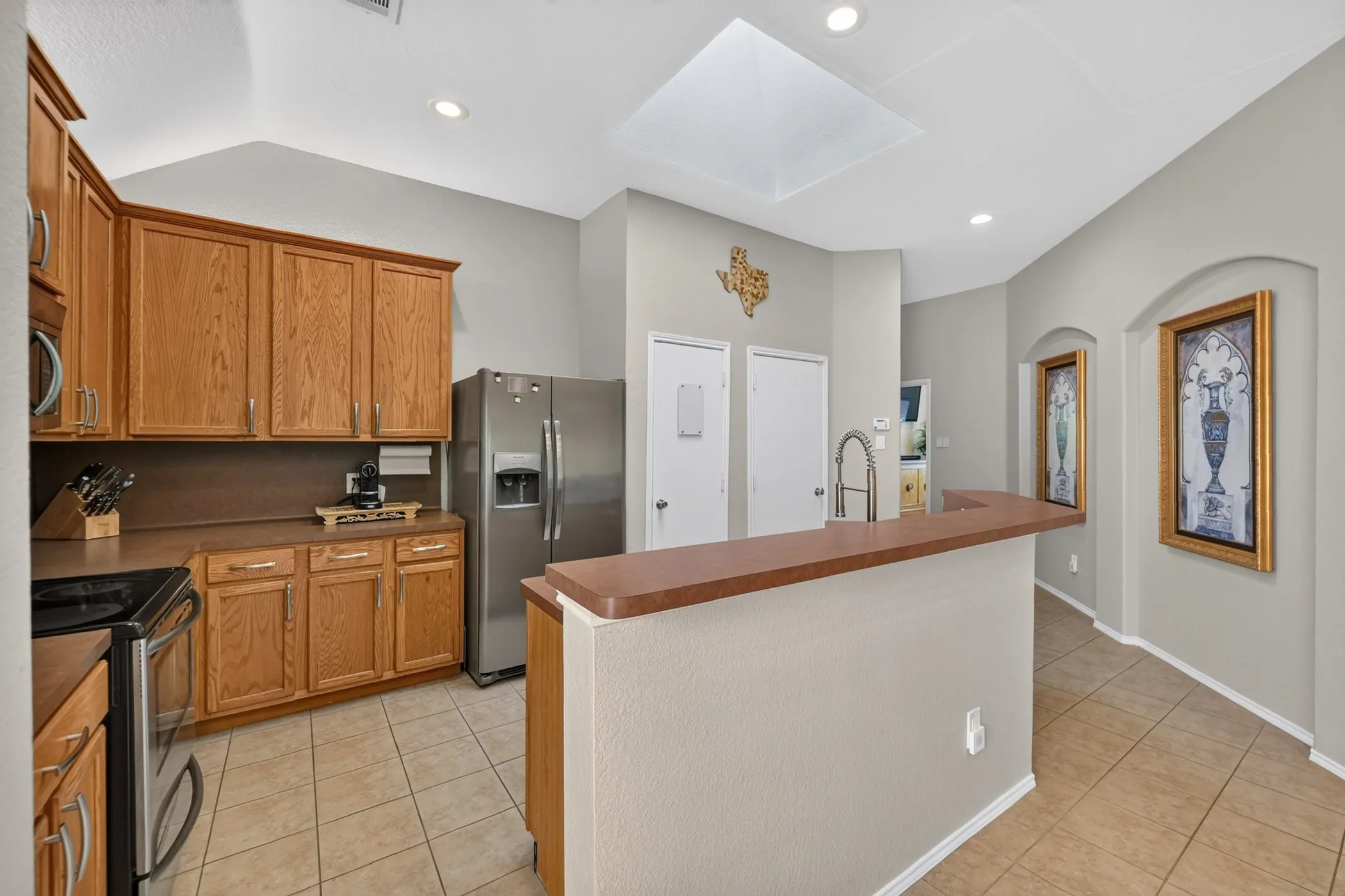 Single Family Residence For Sale in Denton County , 929 Warbler, Aubrey, Texas 76227, 3 Bedroom, 2 Bathroom, 2 Garage spaces, 1,733 Sqft, built in 2003, mls#21396475, Real Estate Agent in Aubrey, Homes For Sale in Denton county, Homes For Sale in Aubrey, Realtor in Aubrey Texas, Real Estate Brokerage Independent Realty Texas, Luminita Cordes Realtor