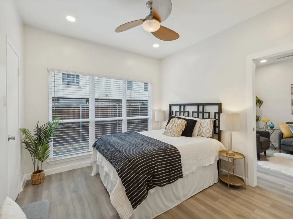 Condominium For Sale in Dallas County , 4221 Cole Avenue 102, Dallas, Texas 75205, 1 Bedroom, 1 Bathroom, 1 Garage spaces, 623 Sqft, built in 1983, mls#21396827, Real Estate Agent in Dallas, Homes For Sale in Dallas county, Homes For Sale in Dallas, Realtor in Dallas Texas, Real Estate Brokerage Independent Realty Texas, Luminita Cordes Realtor
