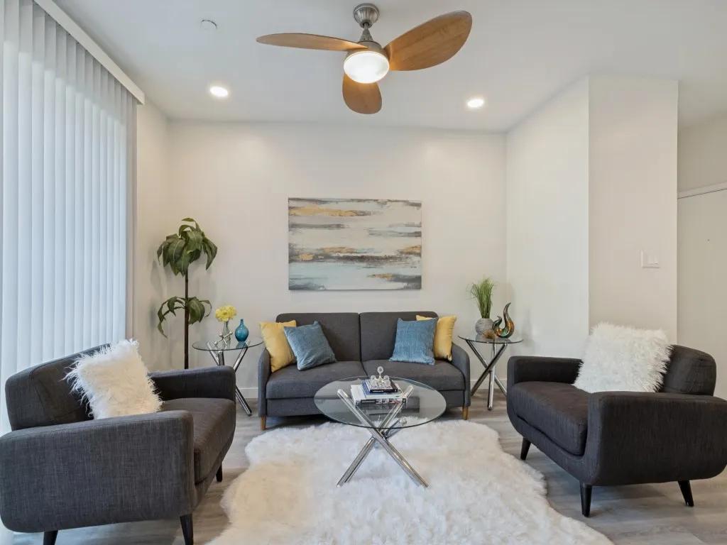 Condominium For Sale in Dallas County , 4221 Cole Avenue 102, Dallas, Texas 75205, 1 Bedroom, 1 Bathroom, 1 Garage spaces, 623 Sqft, built in 1983, mls#21396827, Real Estate Agent in Dallas, Homes For Sale in Dallas county, Homes For Sale in Dallas, Realtor in Dallas Texas, Real Estate Brokerage Independent Realty Texas, Luminita Cordes Realtor